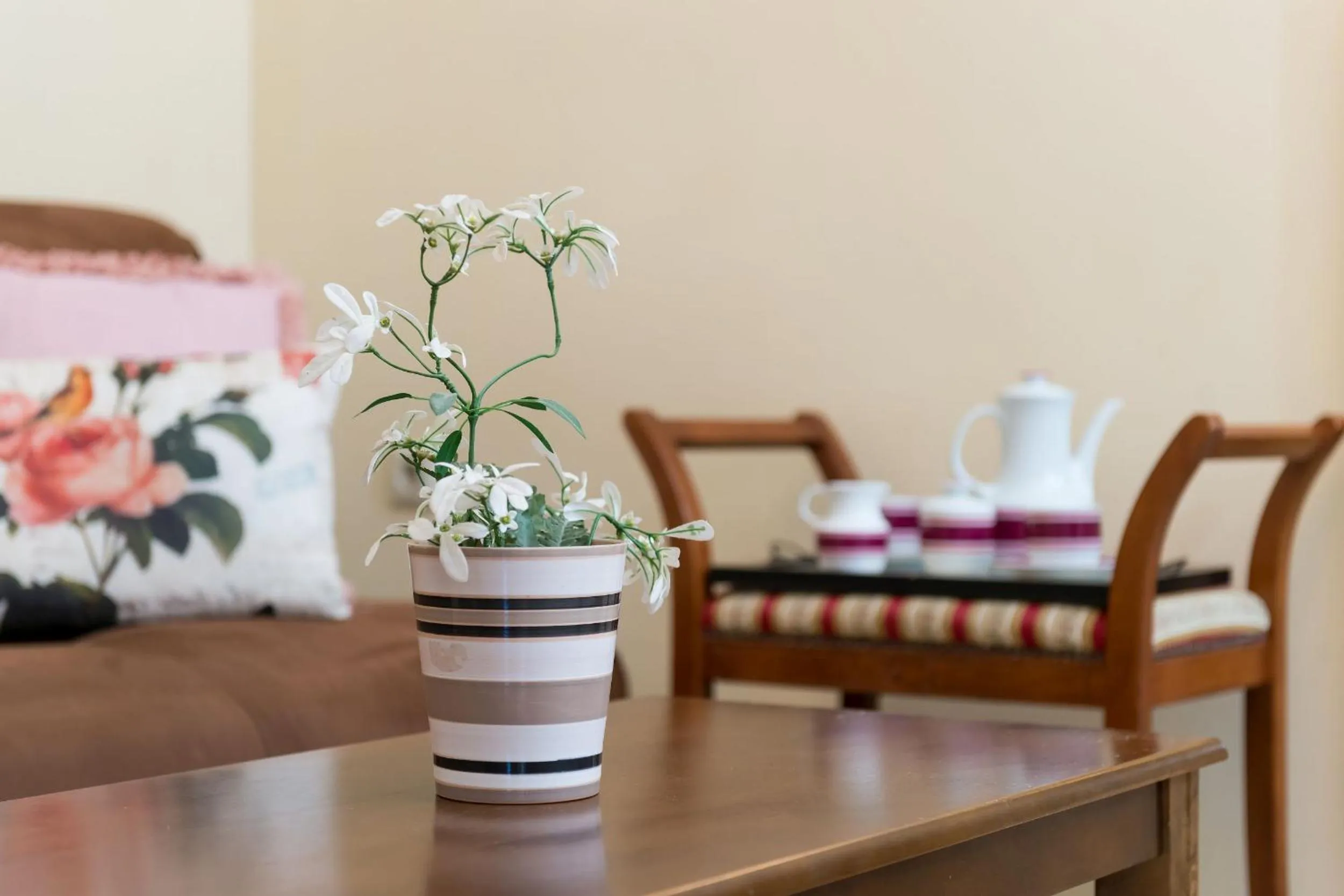 Decorative detail in Lorenzo Villas with Private Pool, 200m from the beach, by ZanteWize