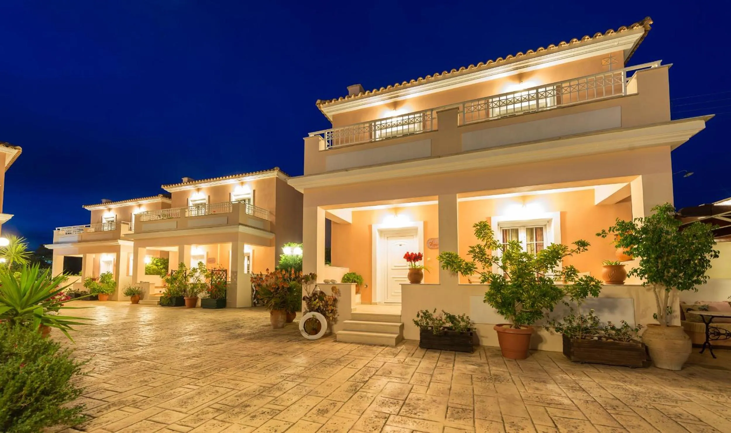 Property building in Lorenzo Villas with Private Pool, 200m from the beach, by ZanteWize