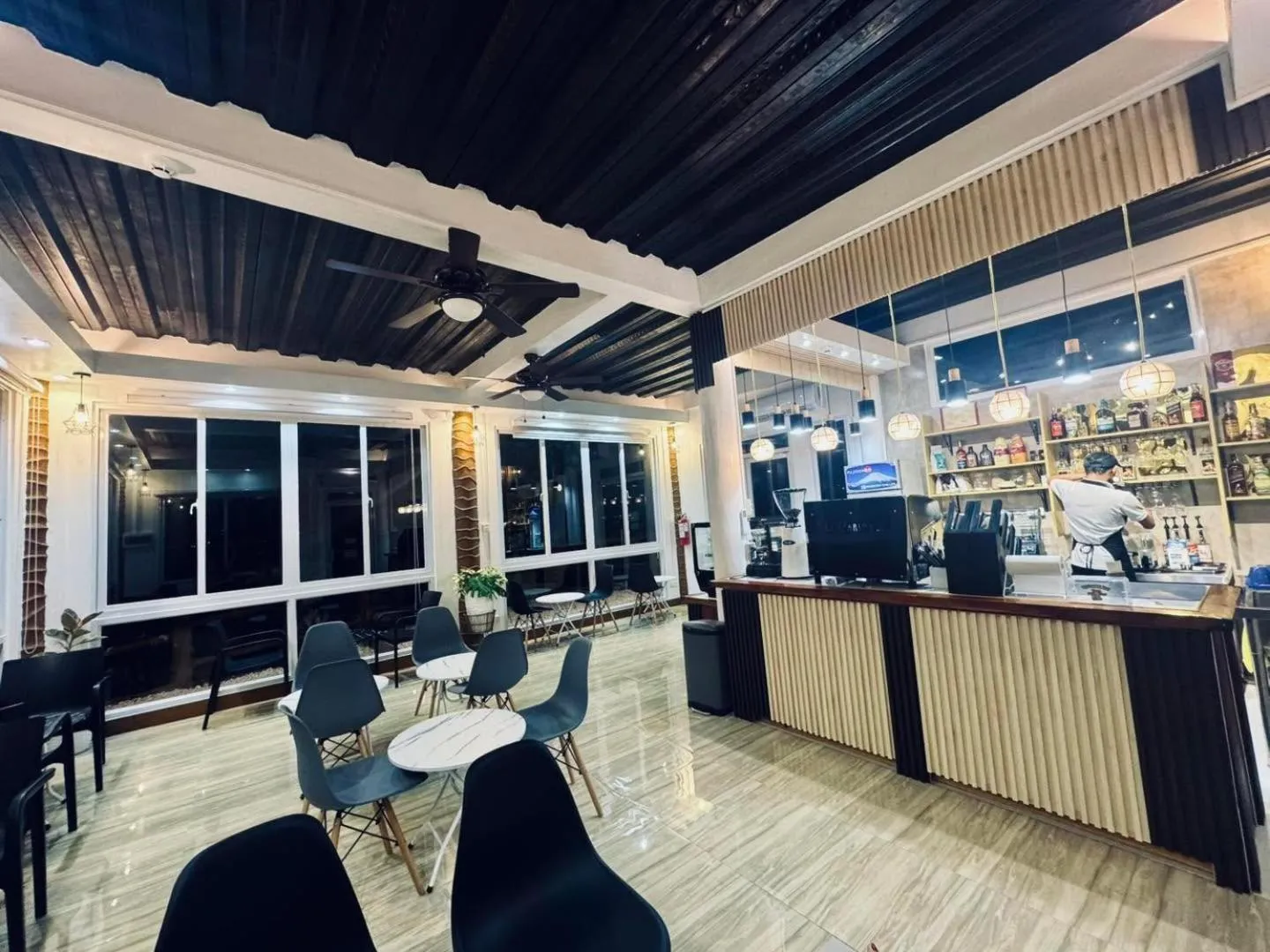 Coffee/tea facilities in Santander Pebble Beach Resort