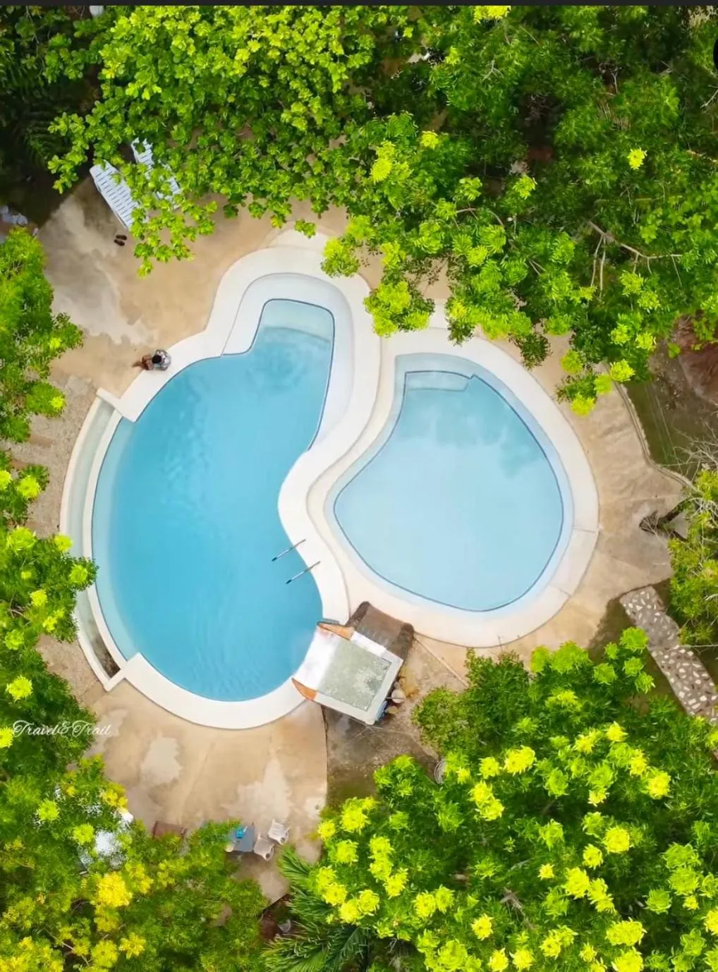 Swimming pool in Santander Pebble Beach Resort