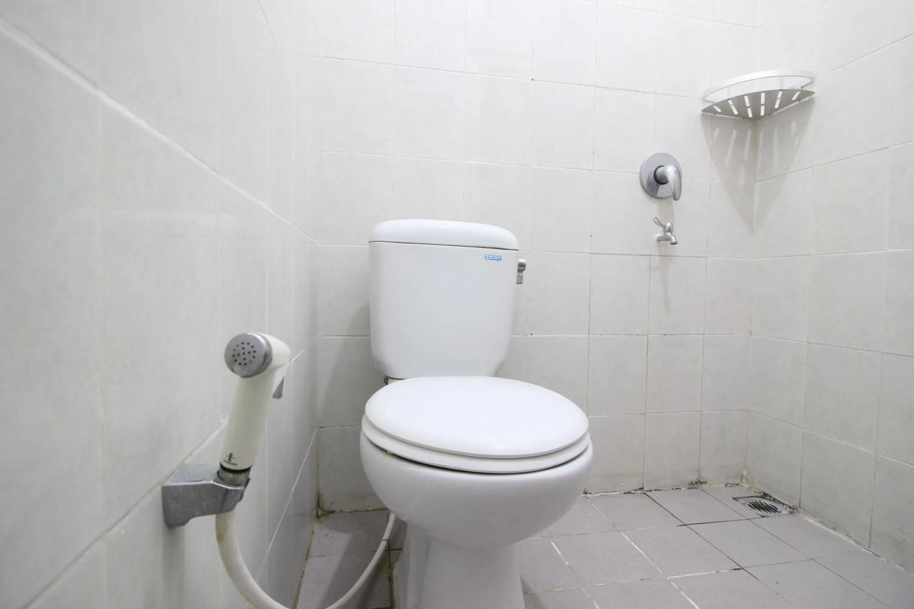 Bathroom in RedDoorz near UGM 3