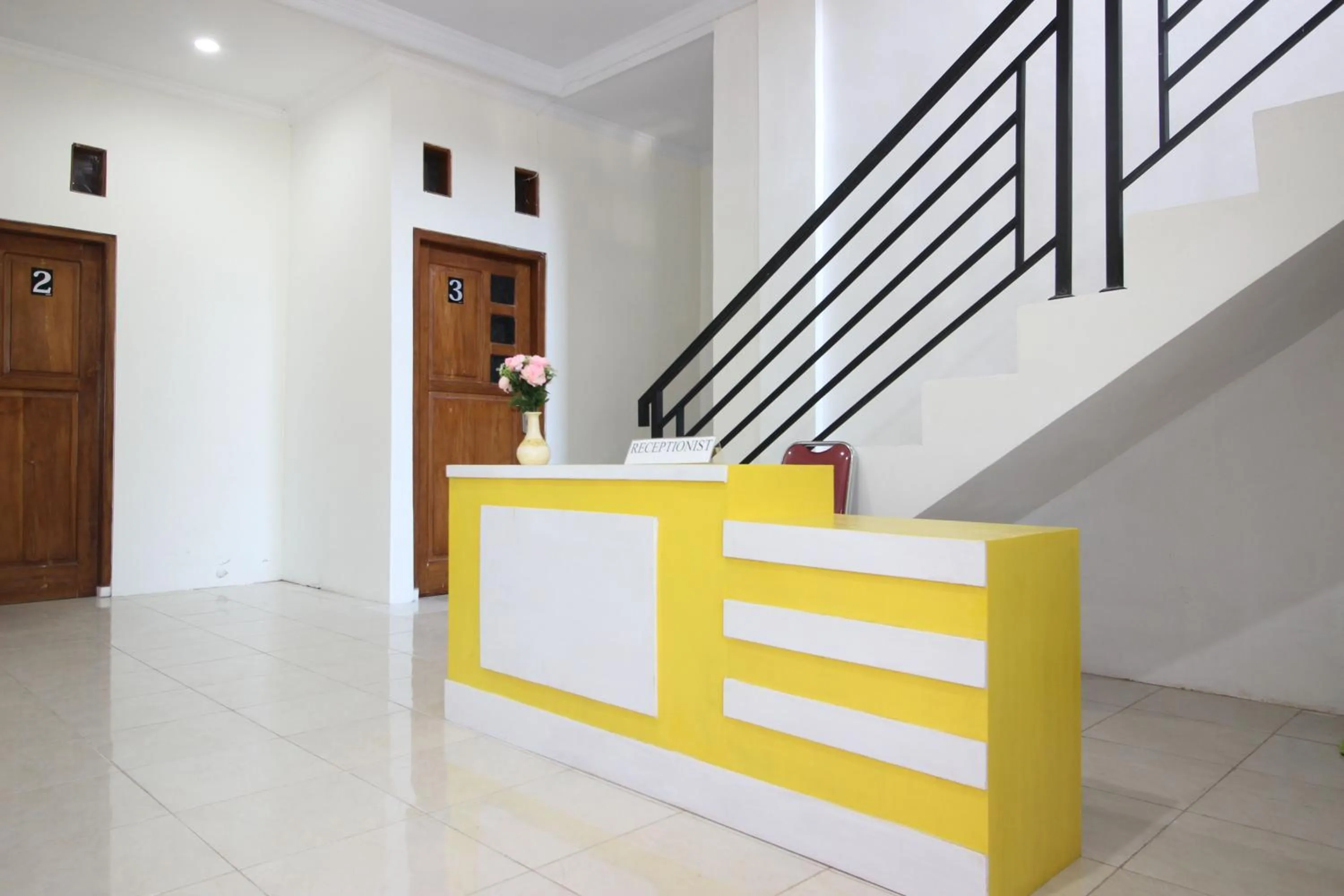 Lobby or reception in RedDoorz near UGM 3