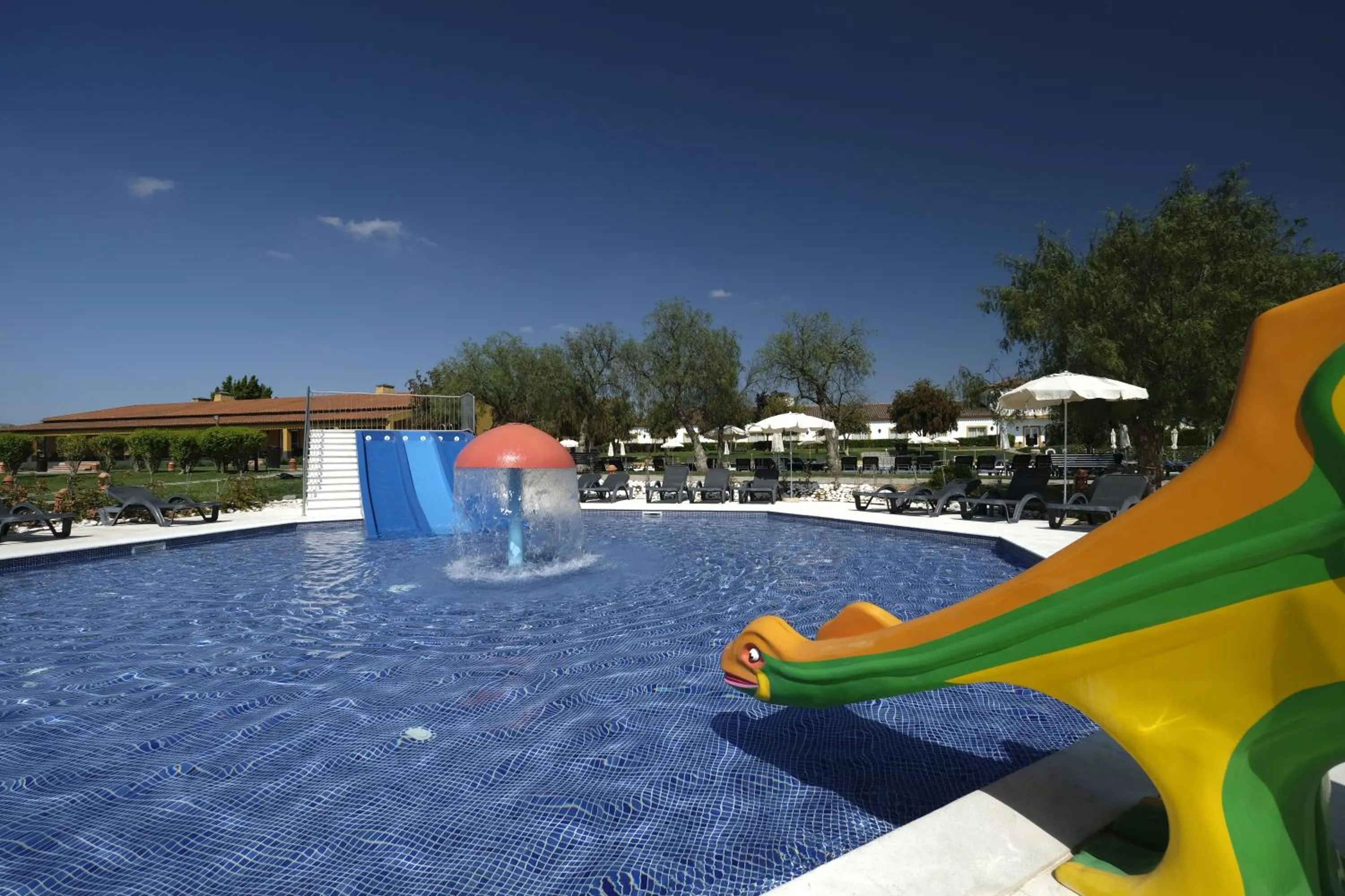 Swimming pool in Vila Gale Alentejo Vineyard - Clube de Campo
