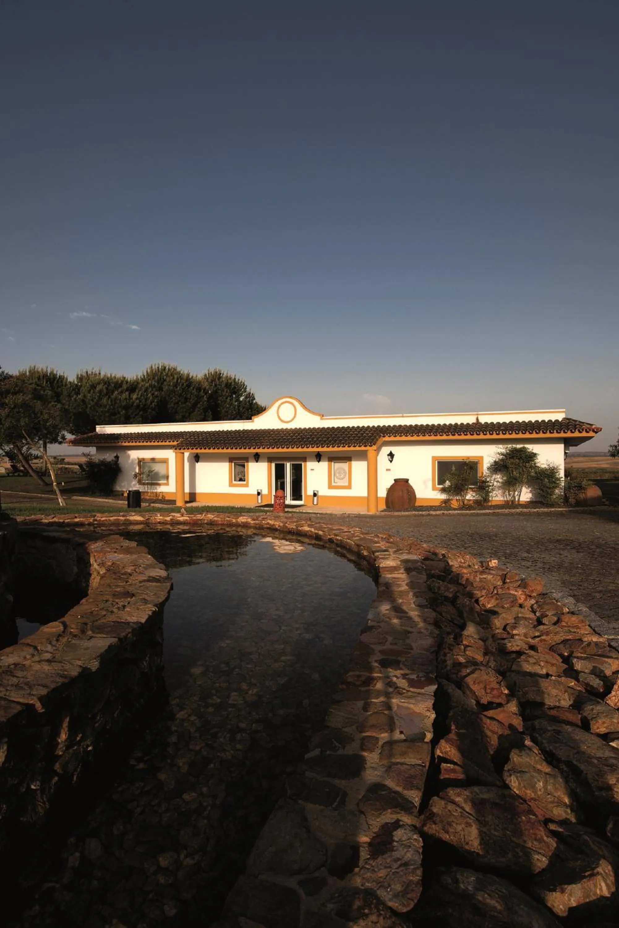 Facade/entrance in Vila Gale Alentejo Vineyard - Clube de Campo