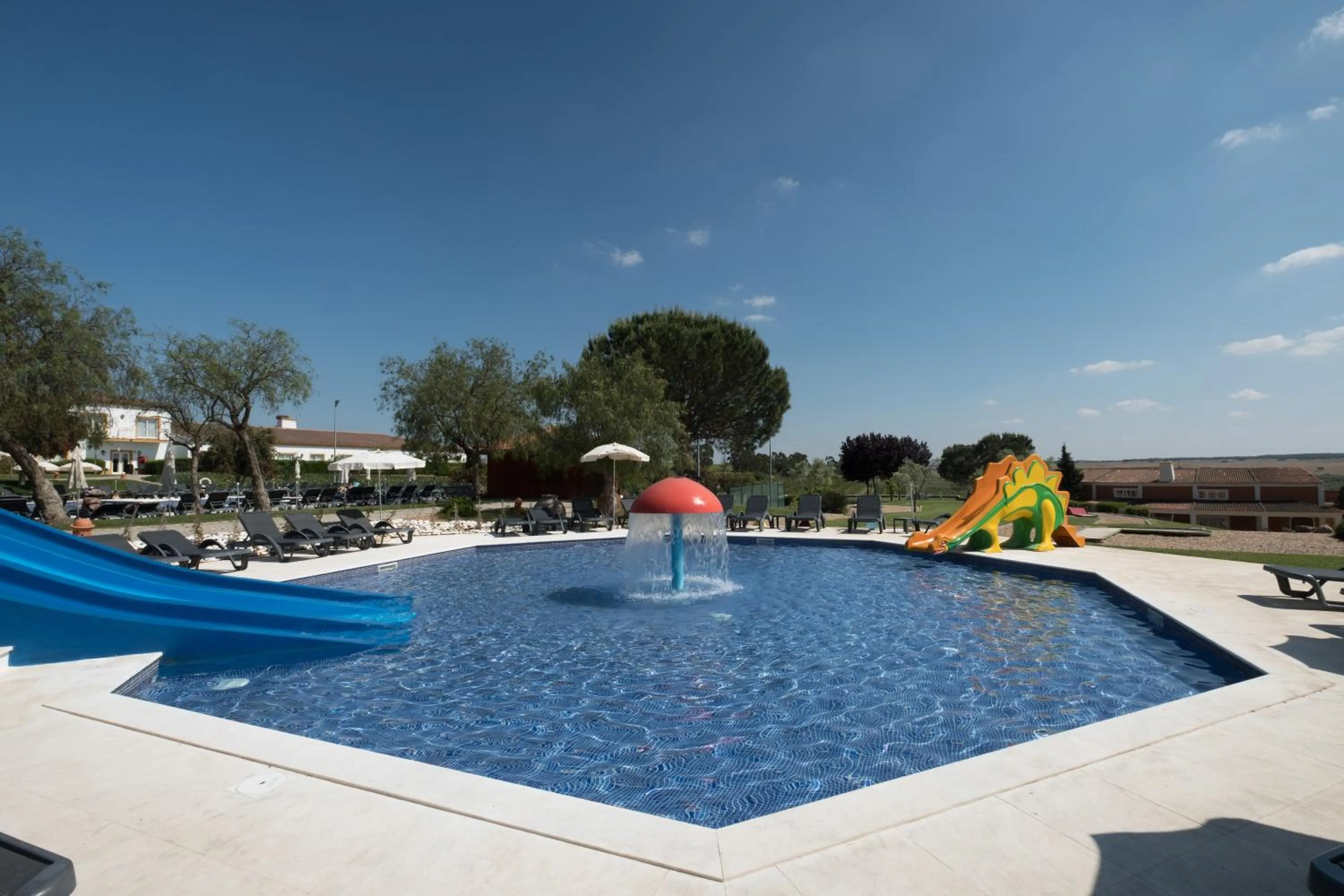 Swimming pool in Vila Gale Alentejo Vineyard - Clube de Campo