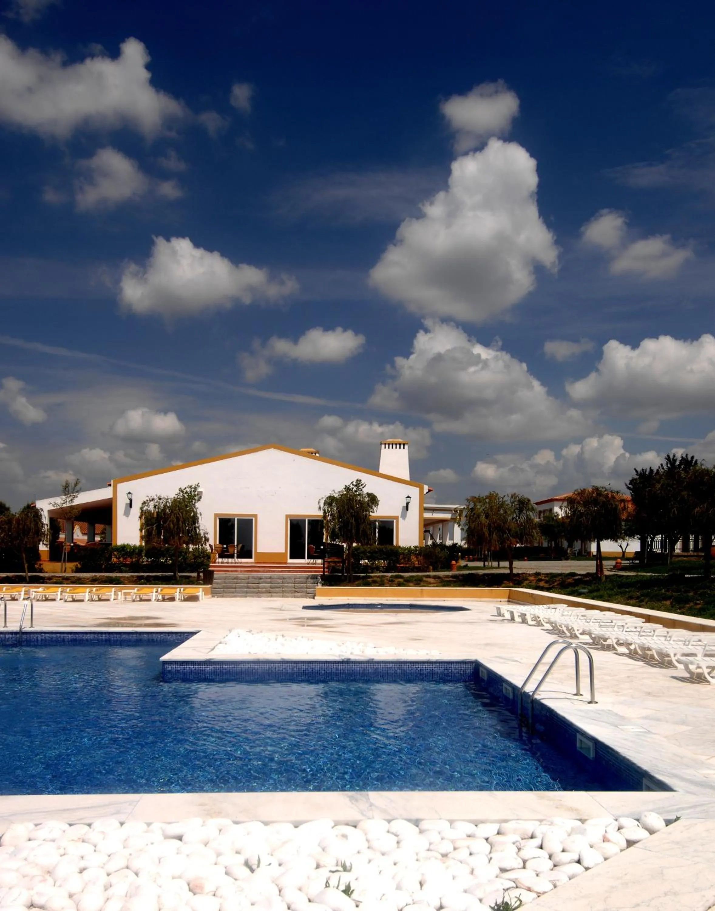 Swimming pool in Vila Gale Alentejo Vineyard - Clube de Campo