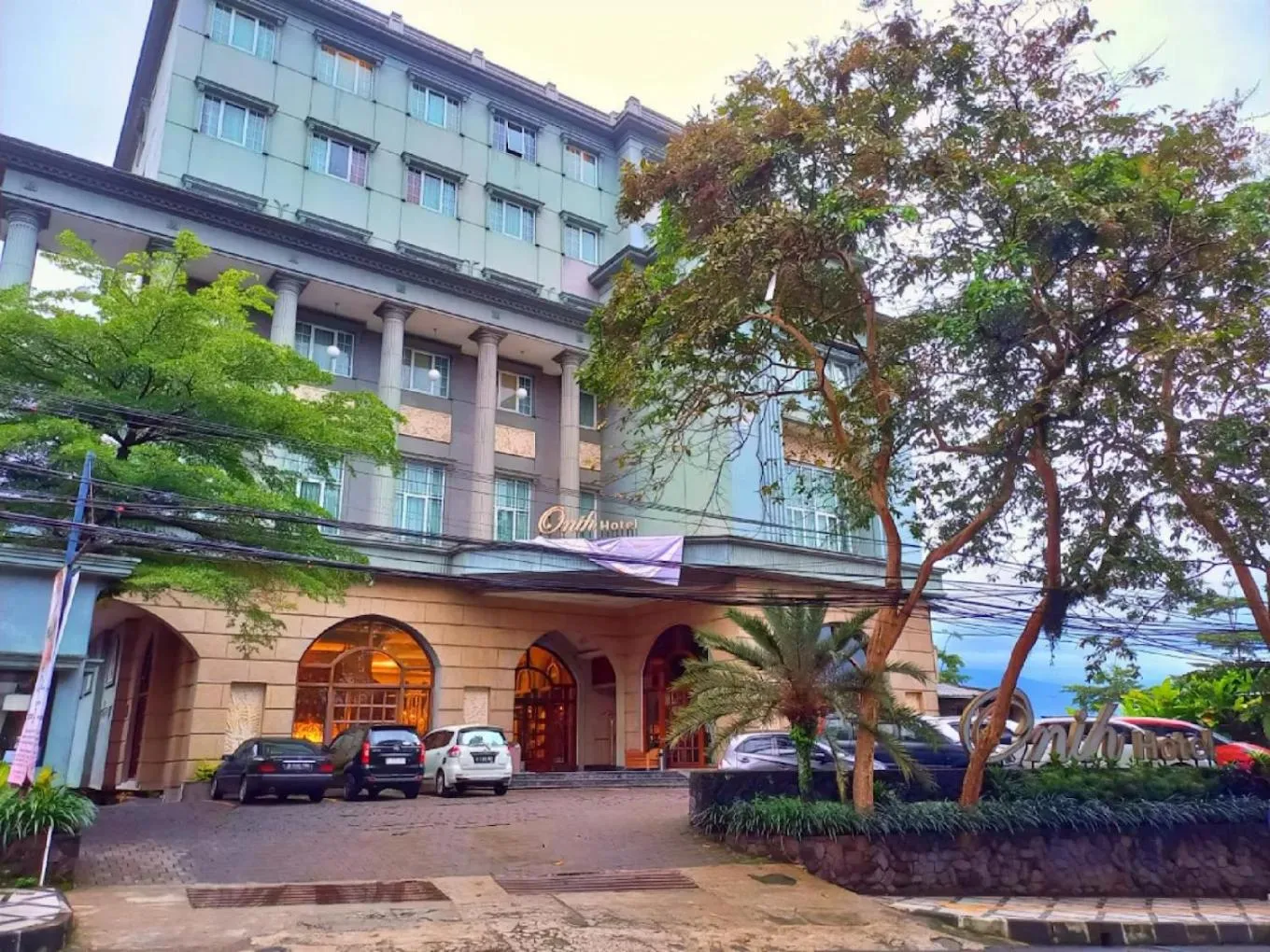 Property building in Onih Hotel