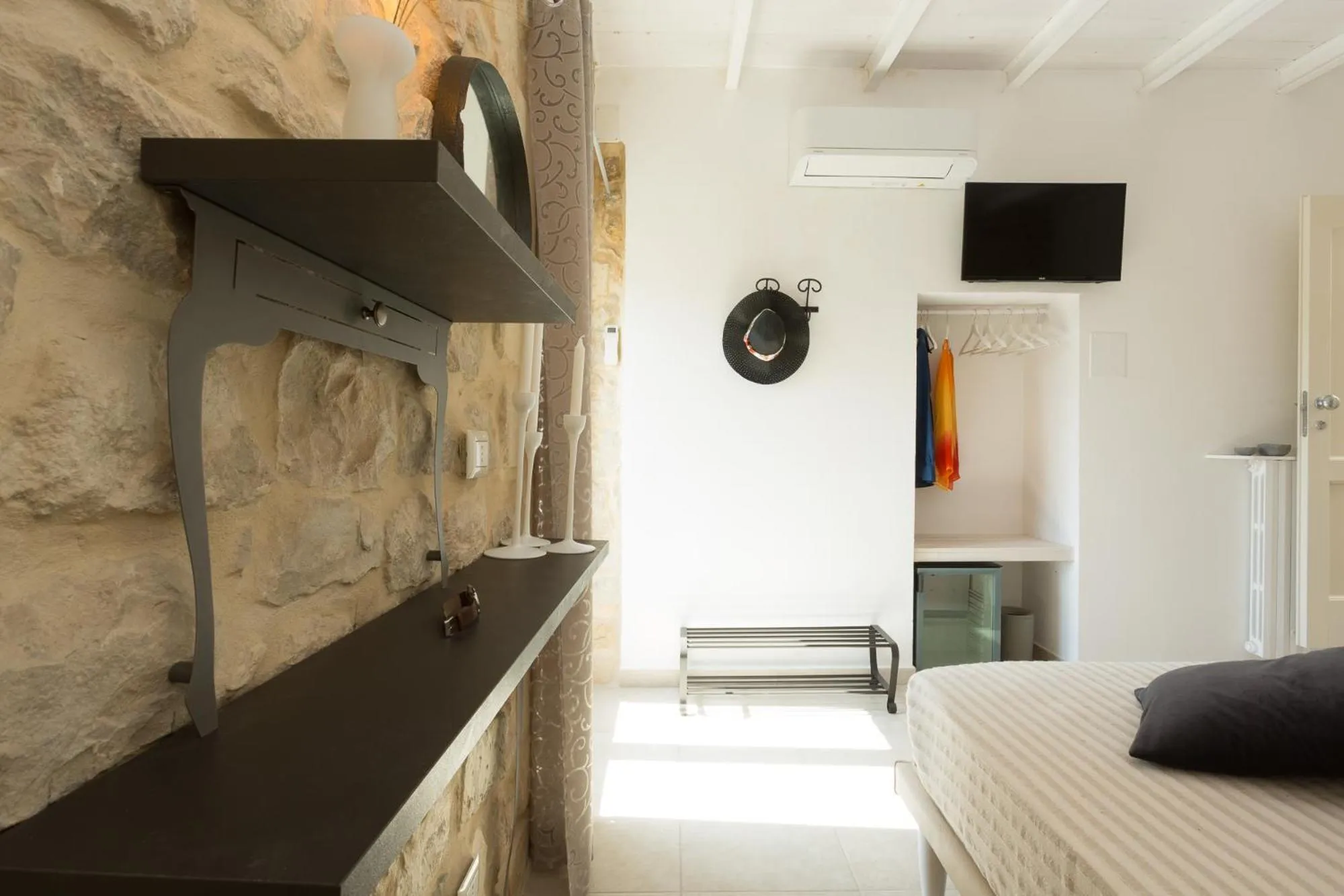 TV and multimedia, Bed in Evoca