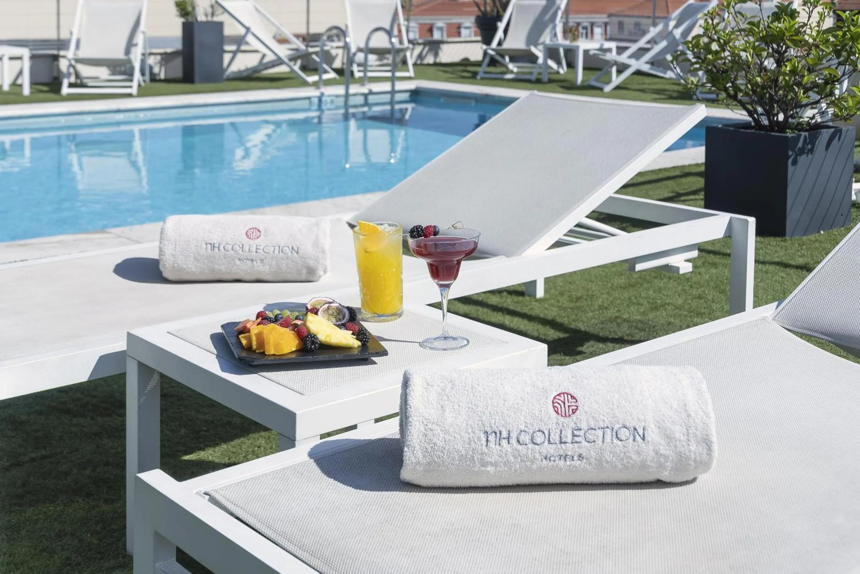 Pool view in NH Collection Lisboa Liberdade