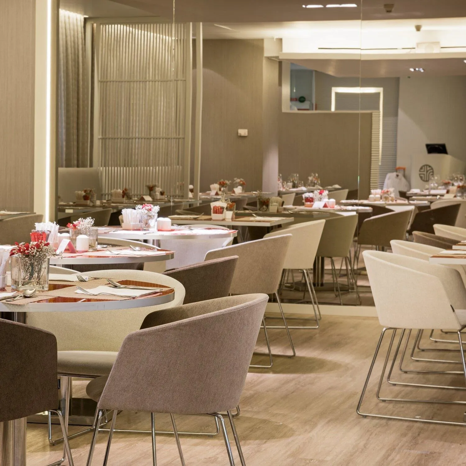 Restaurant/places to eat in NH Collection Lisboa Liberdade