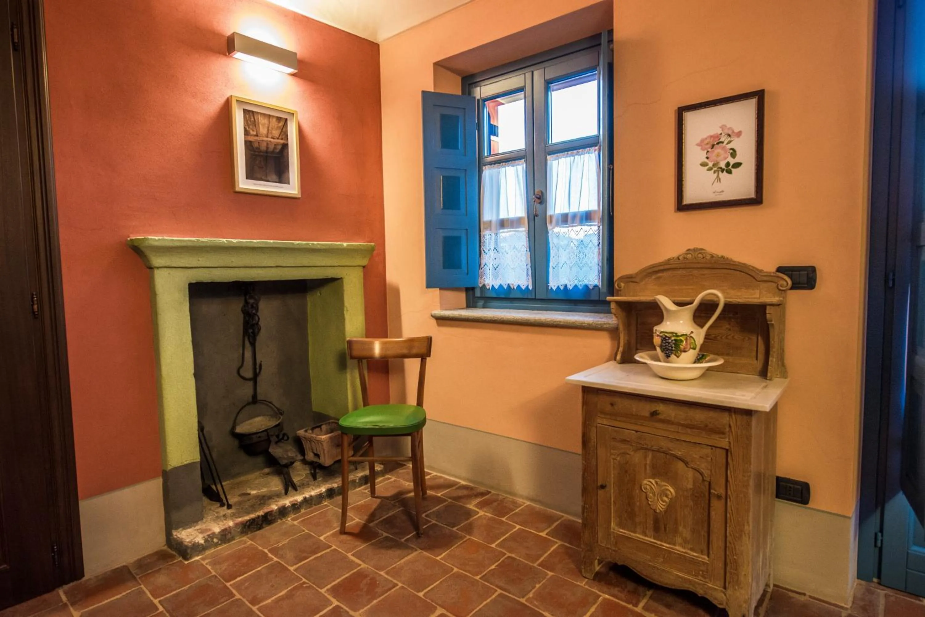 Kitchen or kitchenette in Albergo Ristorante Garibaldi