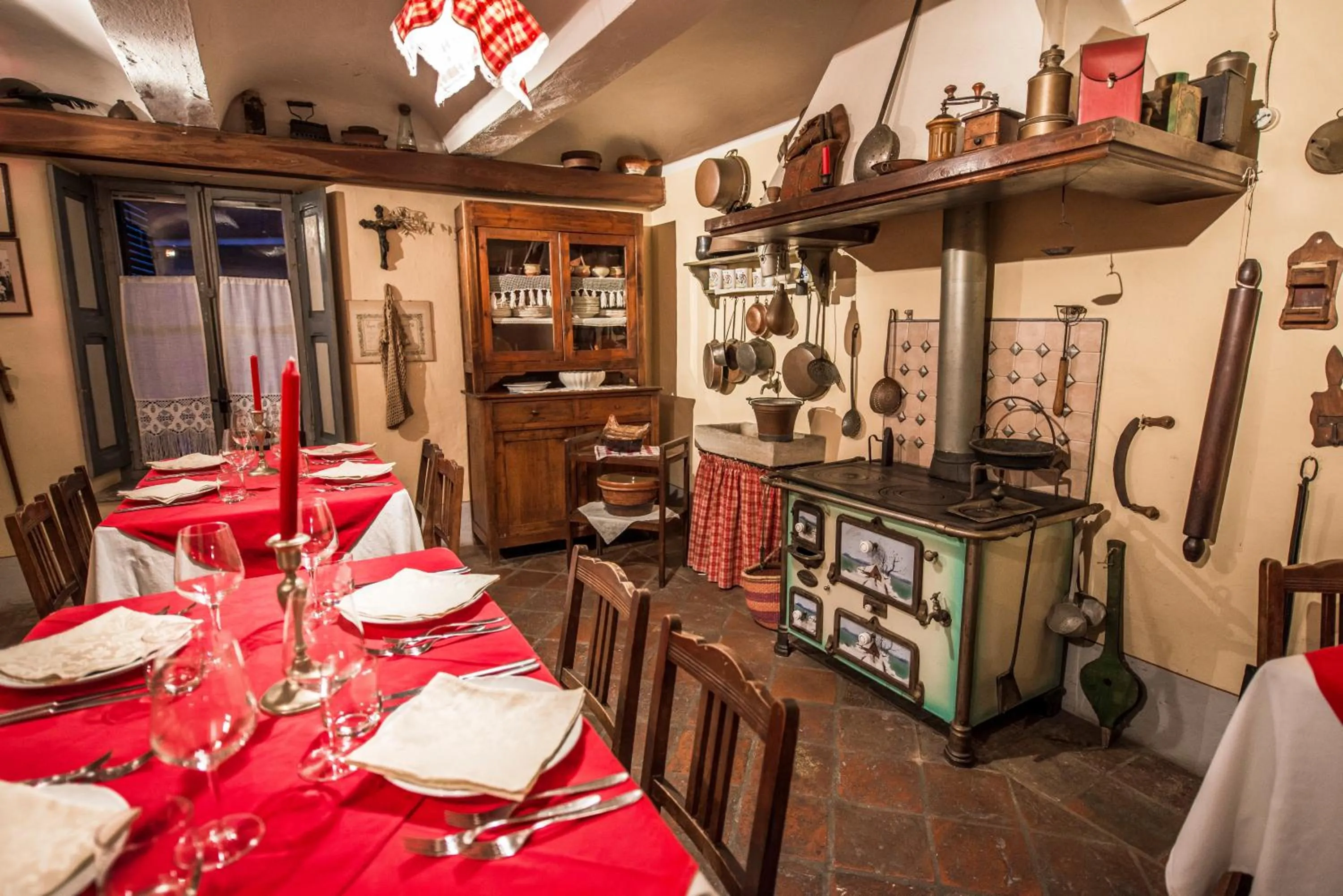 Restaurant/places to eat in Albergo Ristorante Garibaldi
