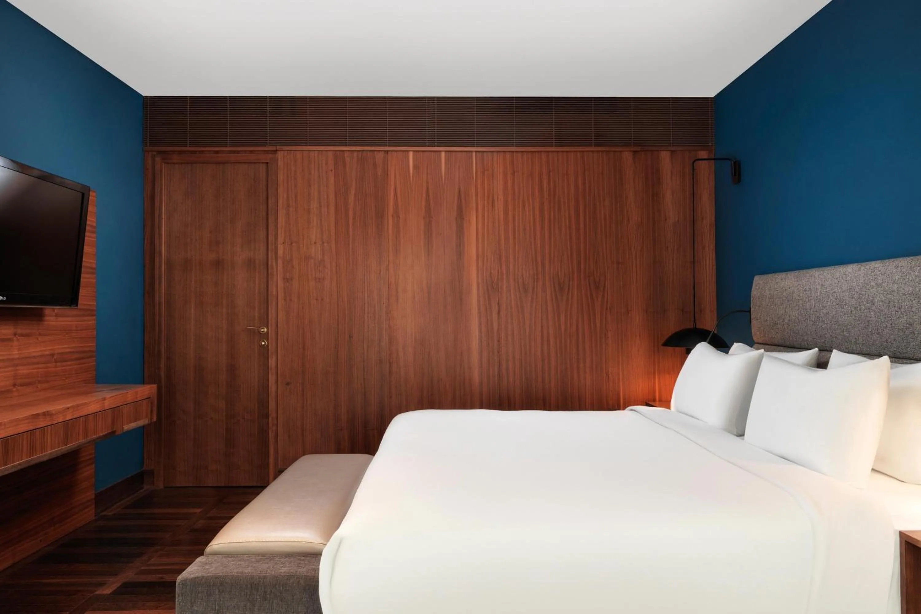 Photo of the whole room, Bed in Metropol Palace, Belgrade