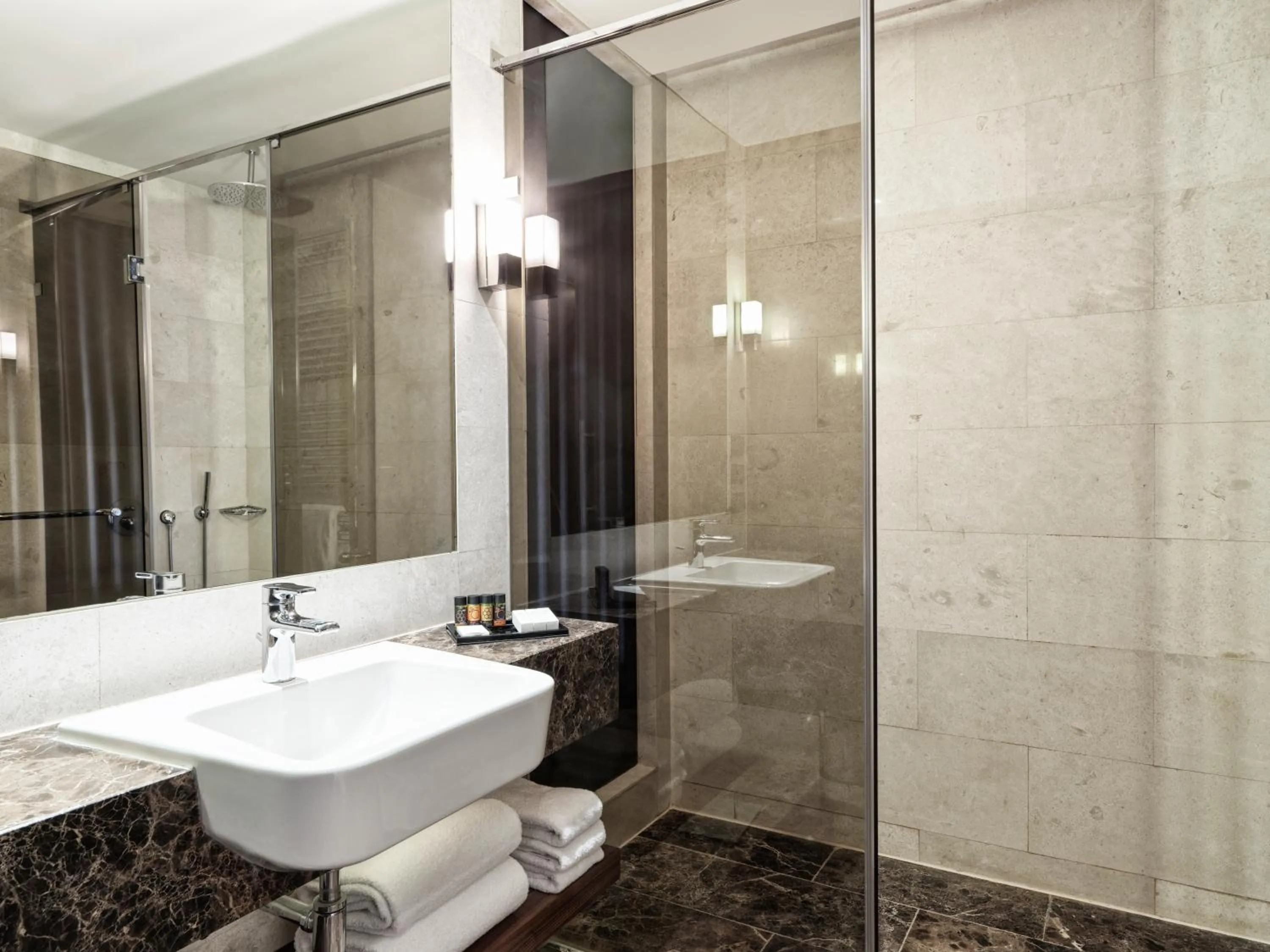 Shower in Metropol Palace, Belgrade