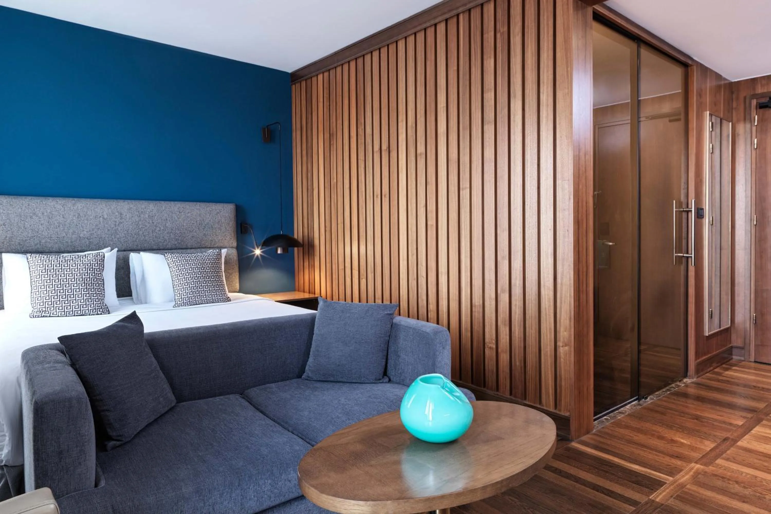 Photo of the whole room in Metropol Palace, Belgrade