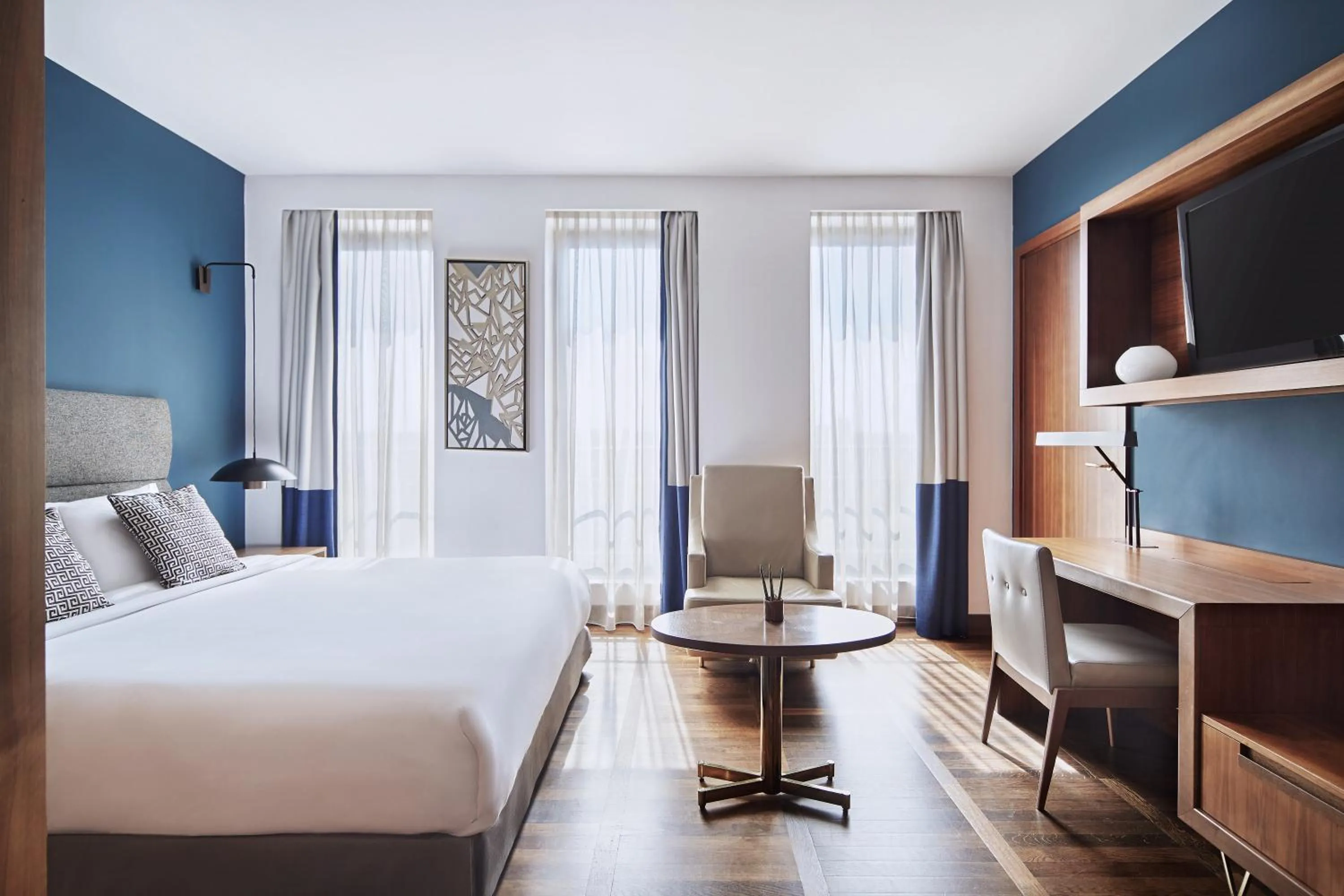 Bed in Metropol Palace, Belgrade