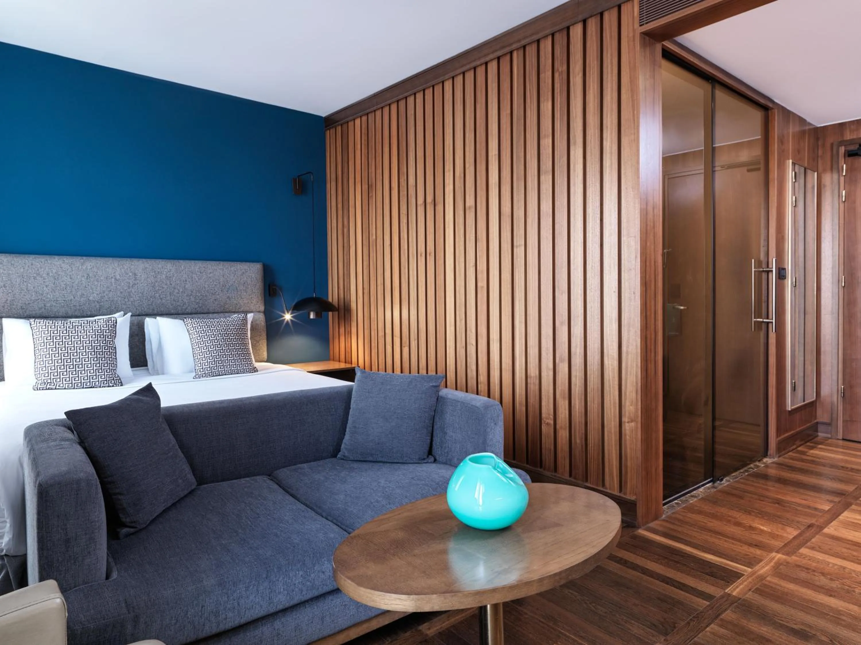 Photo of the whole room in Metropol Palace, Belgrade