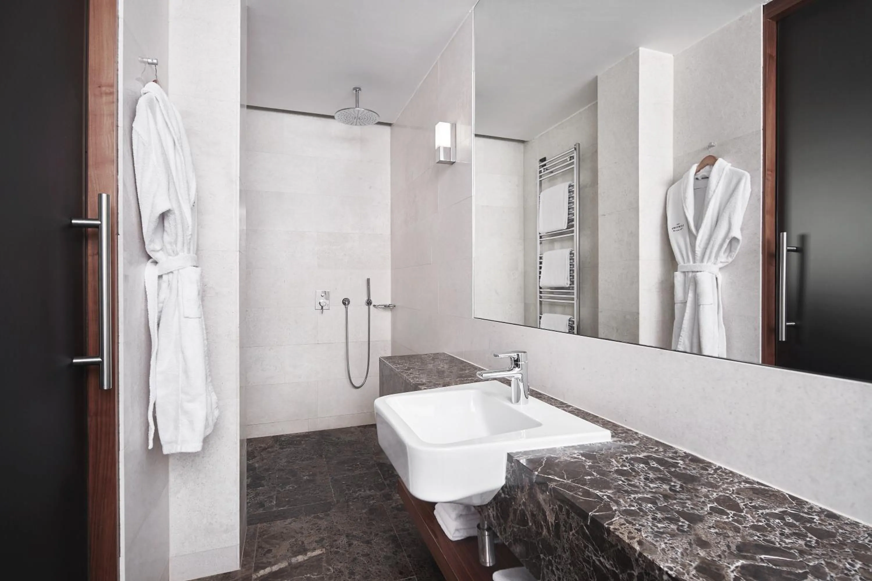 Bathroom in Metropol Palace, Belgrade