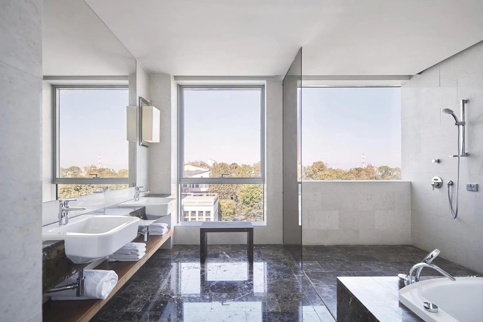 Bathroom in Metropol Palace, Belgrade