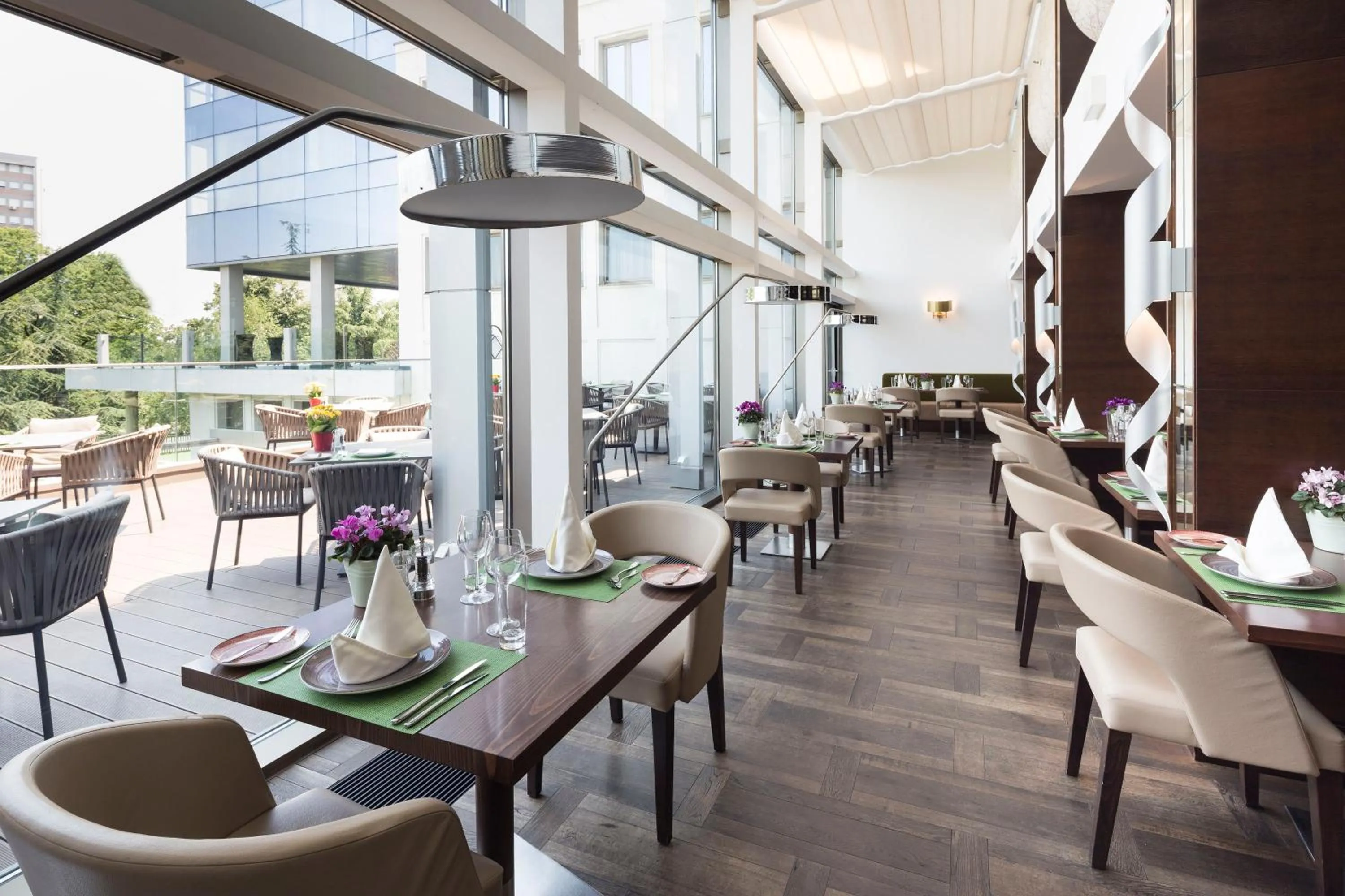 Restaurant/places to eat in Metropol Palace, Belgrade