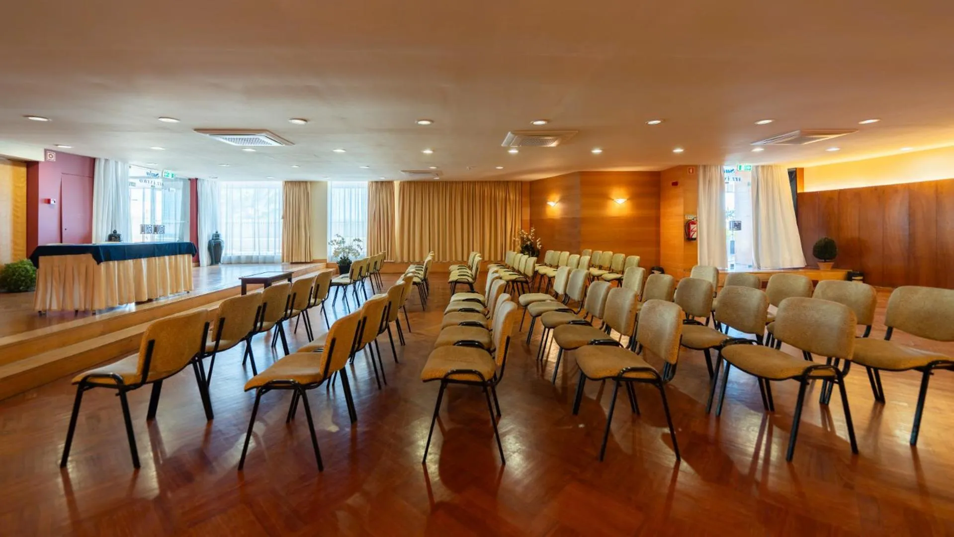 Meeting/conference room in Algarve Casino Hotel