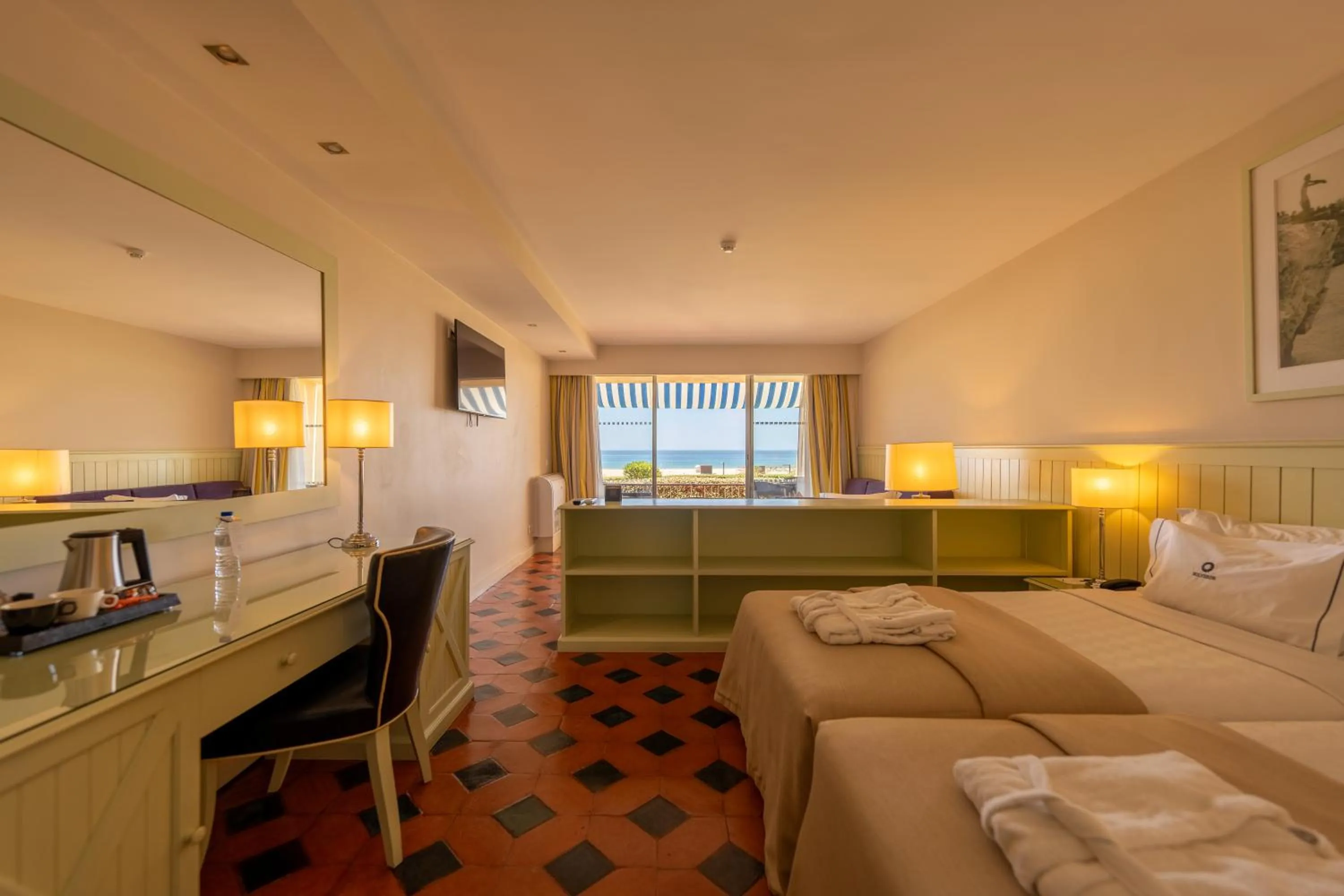 Bedroom, Bed in Algarve Casino Hotel