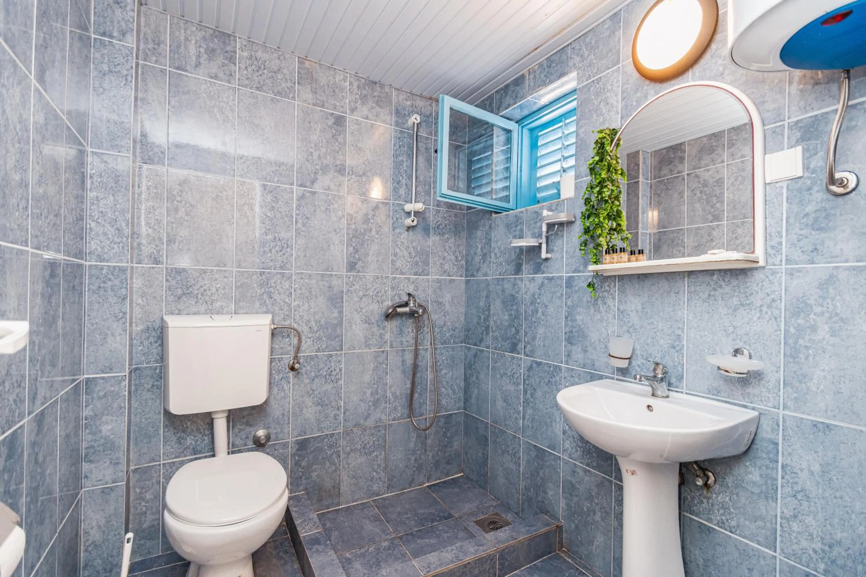 Toilet in FKK Ada Bojana