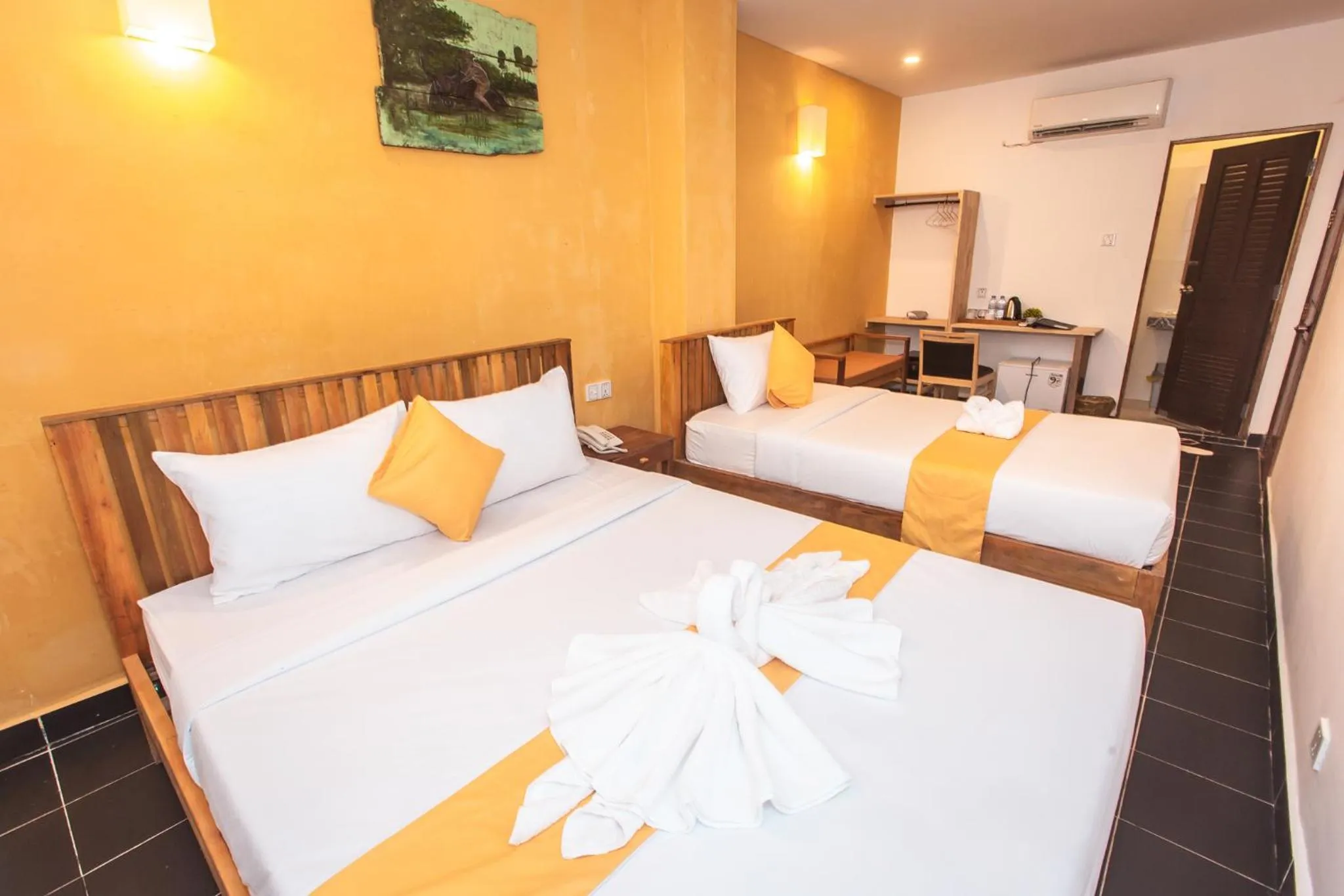 Bedroom, Bed in Grand Elevation Hotel