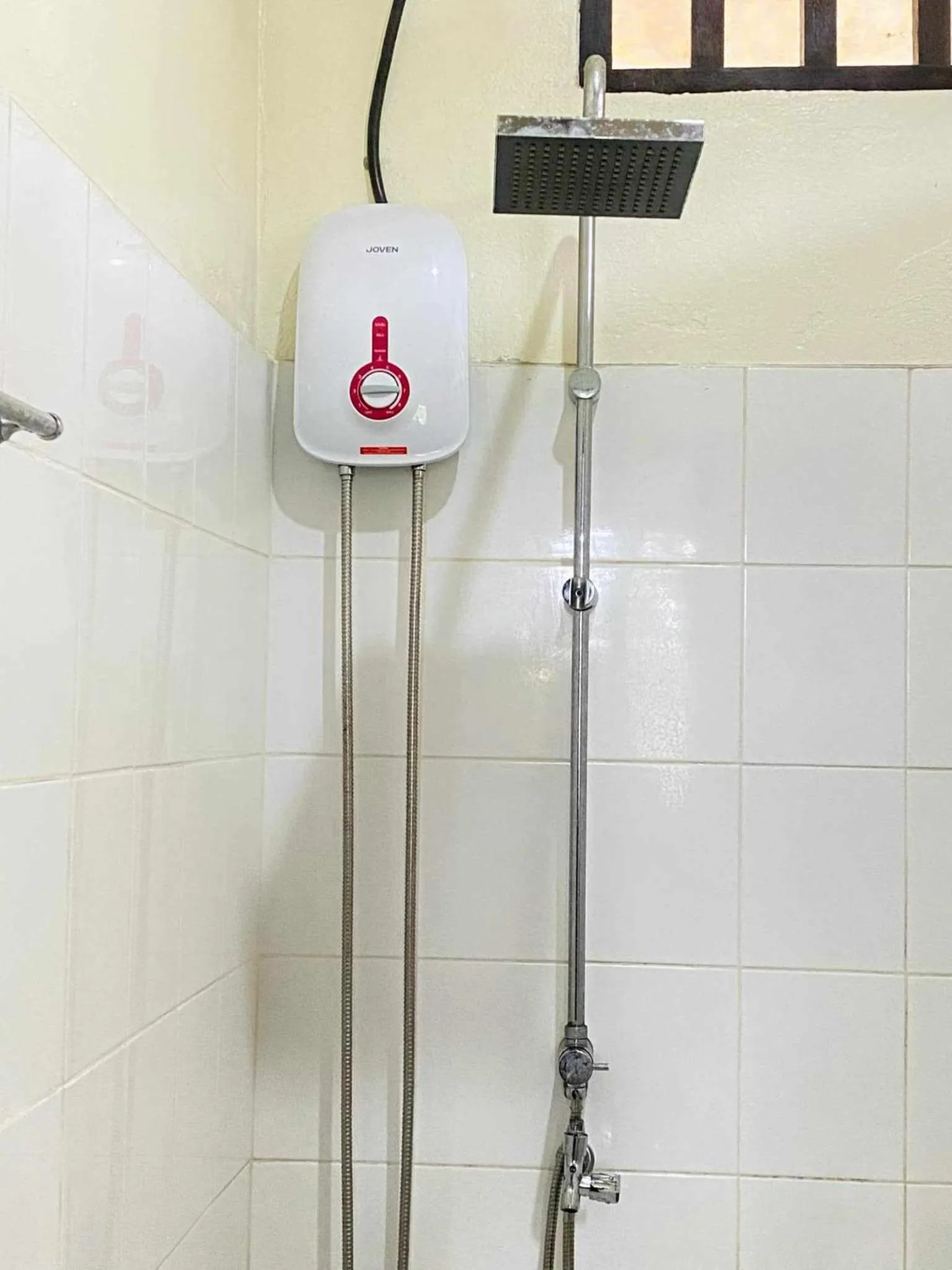 Shower in Victordelia Hilltop Hostel