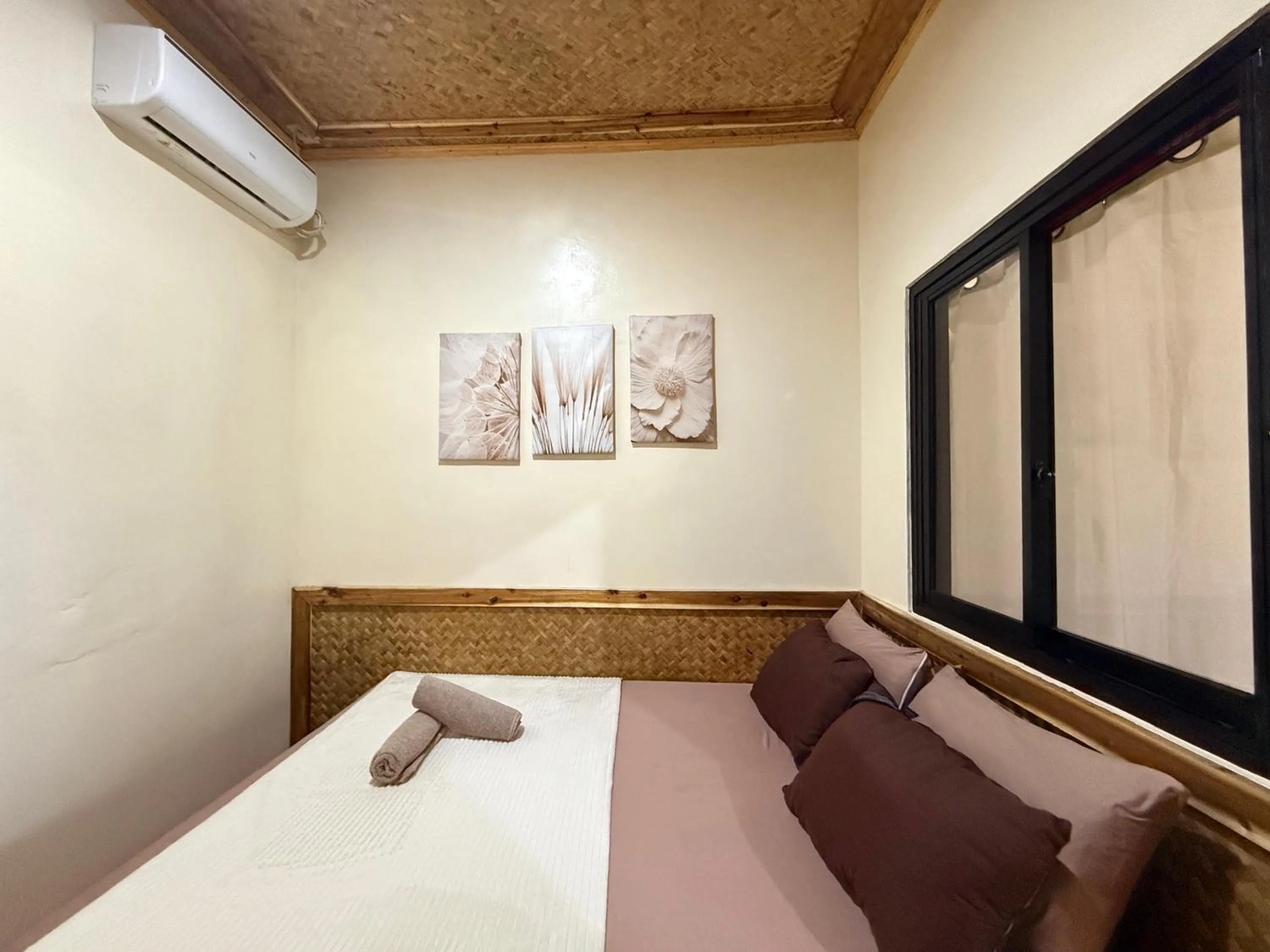 Bed in Victordelia Hilltop Hostel