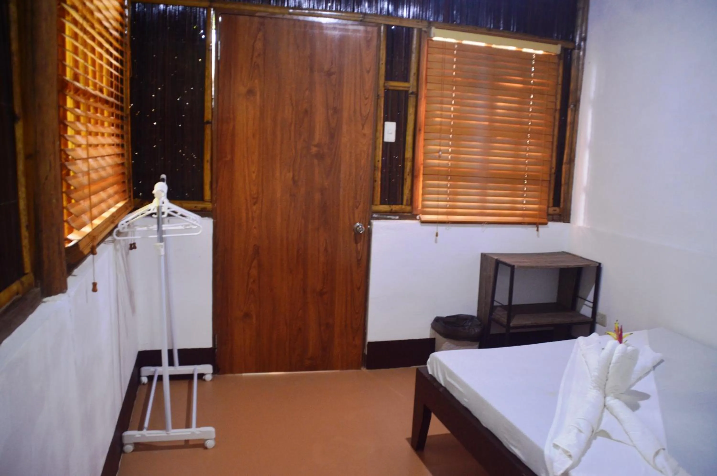 Bathroom, Bed in Victordelia Hilltop Hostel