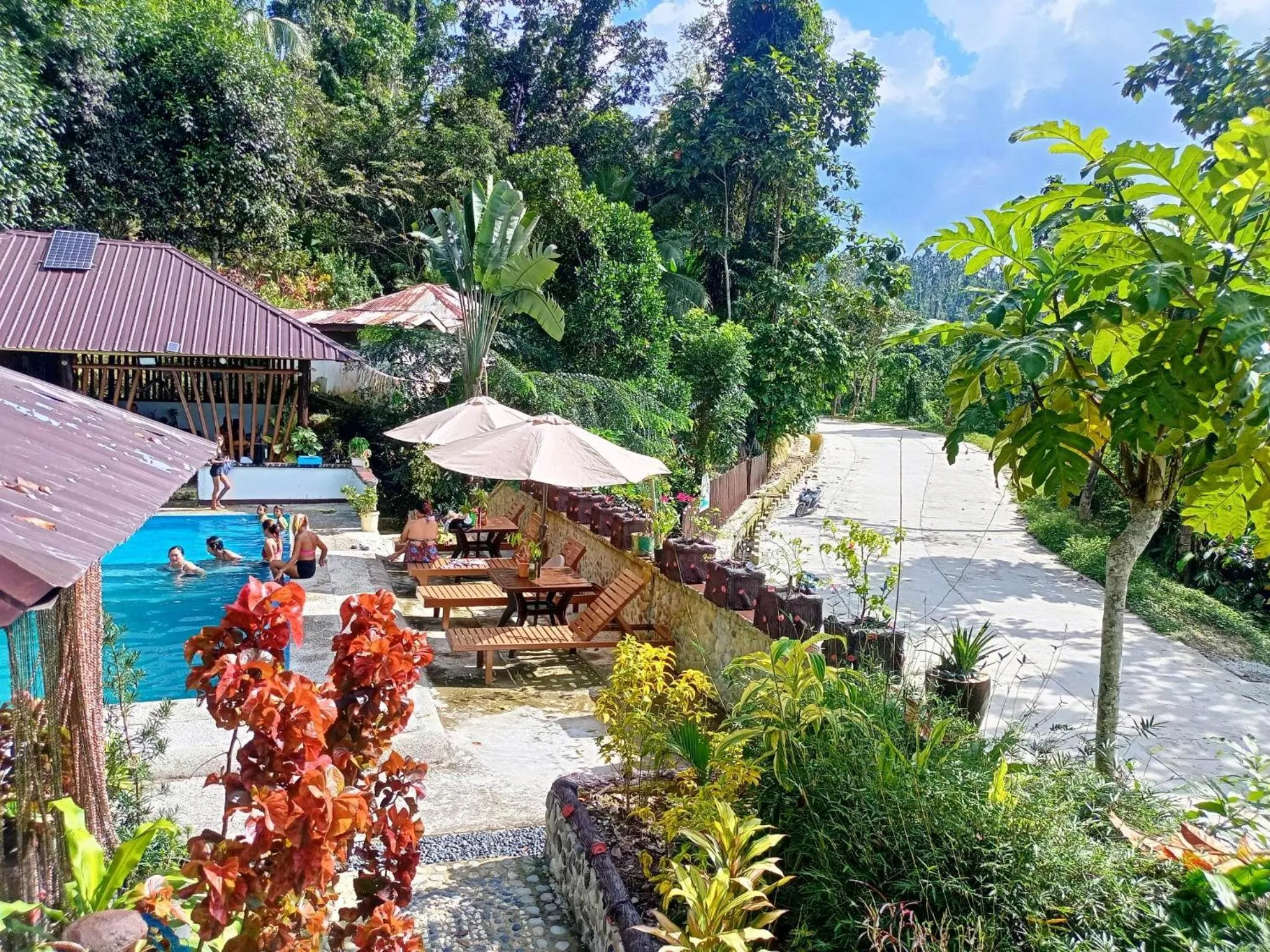 Seating area in Victordelia Hilltop Hostel