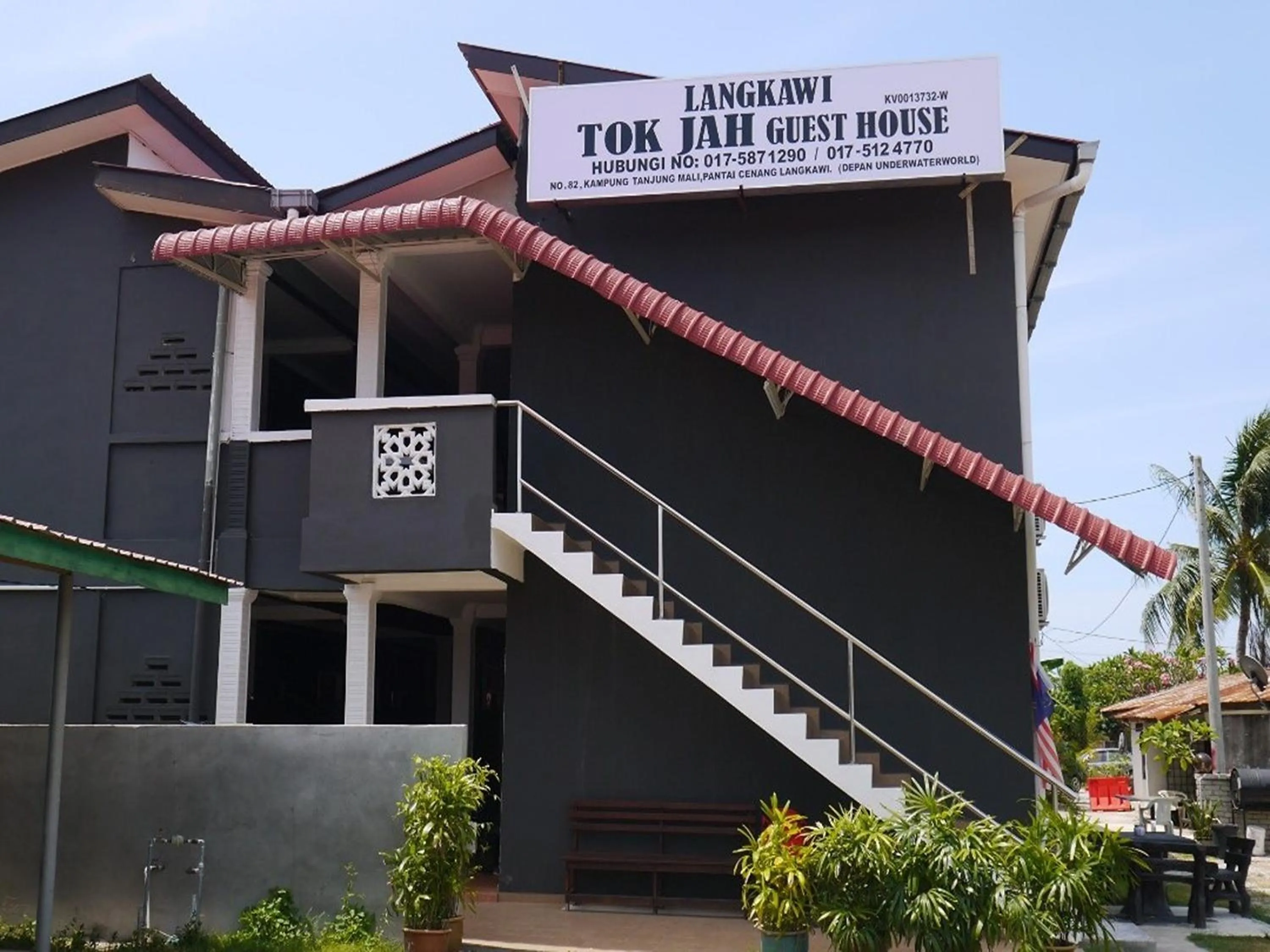 Property building in Langkawi Tok Jah Guest House Pantai Cenang