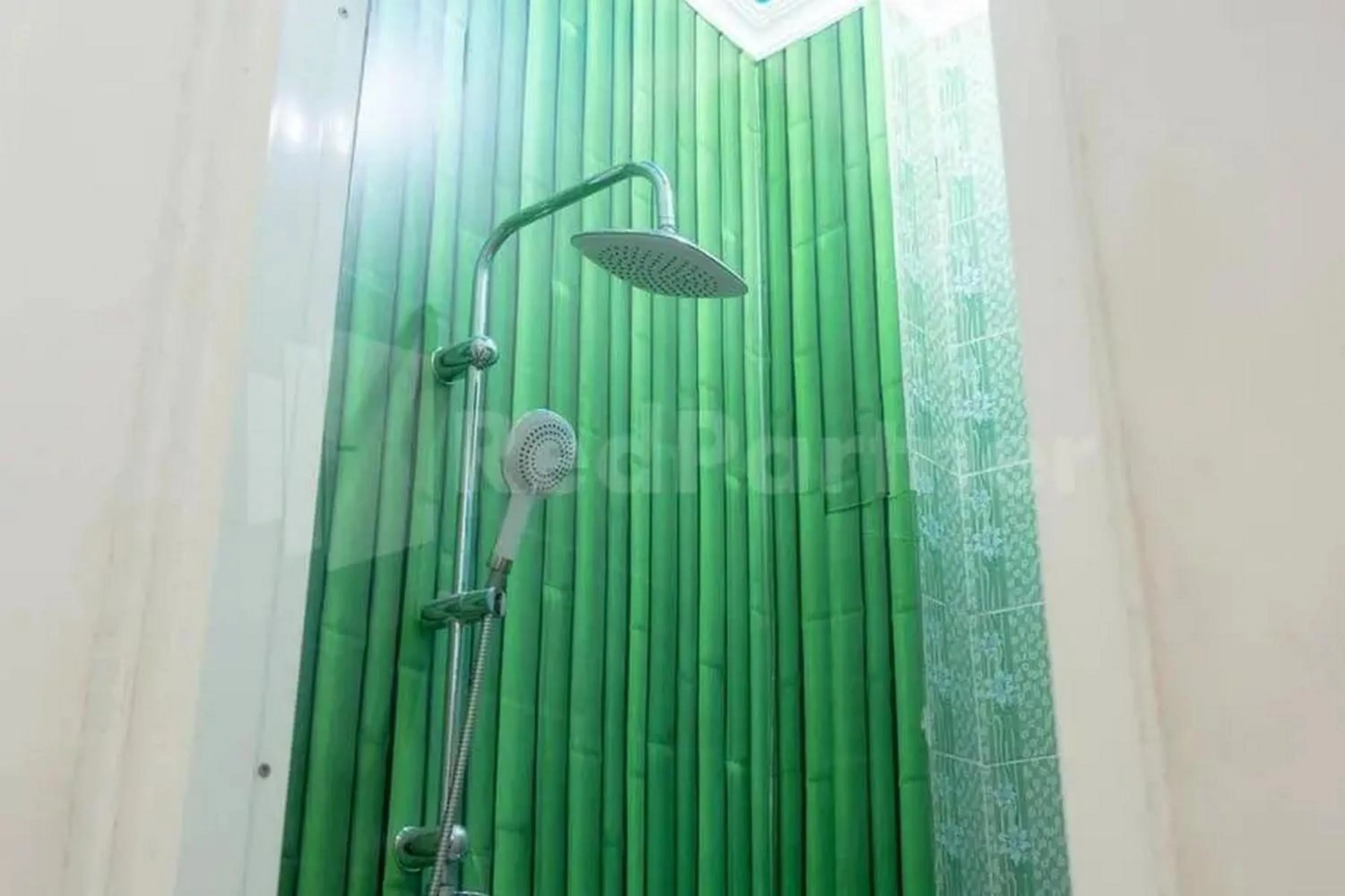 Bathroom in Homestay Babussalam Rungkut Mitra RedDoorz