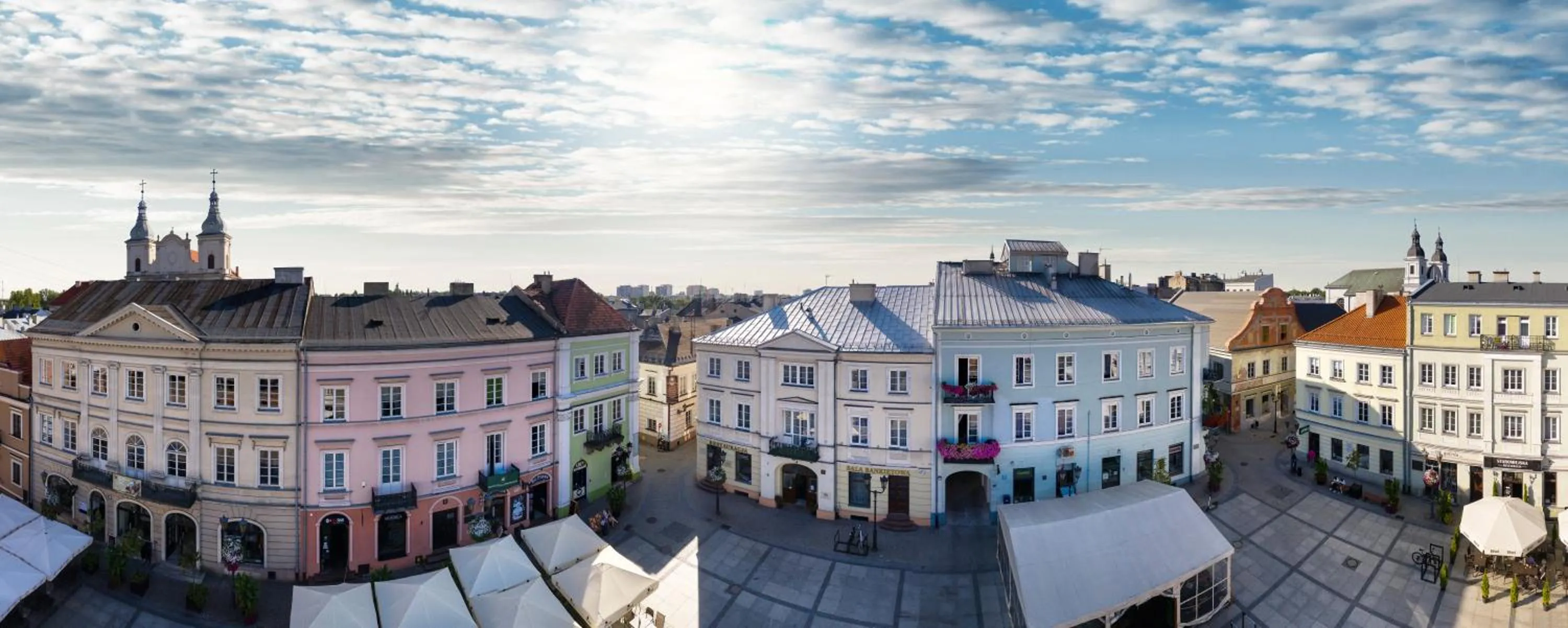 Facade/entrance in Kamienica Szefferów 1848 r.