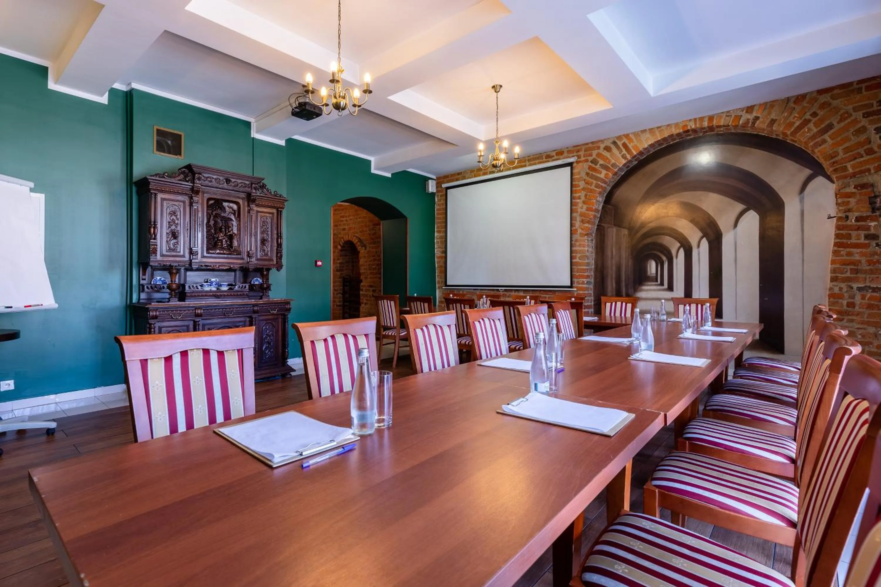 Meeting/conference room in Kamienica Szefferów 1848 r.