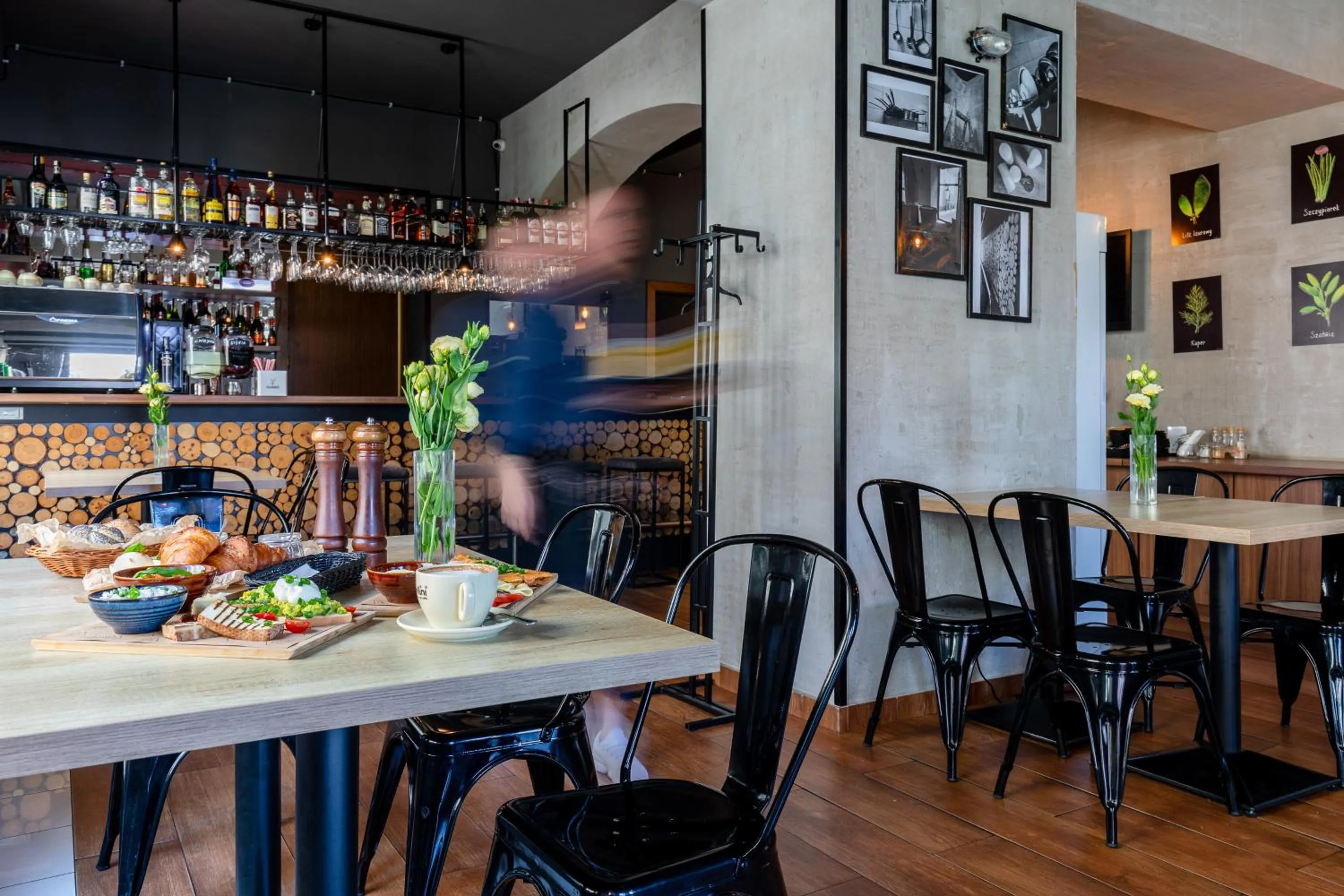 Restaurant/places to eat in Kamienica Szefferów 1848 r.