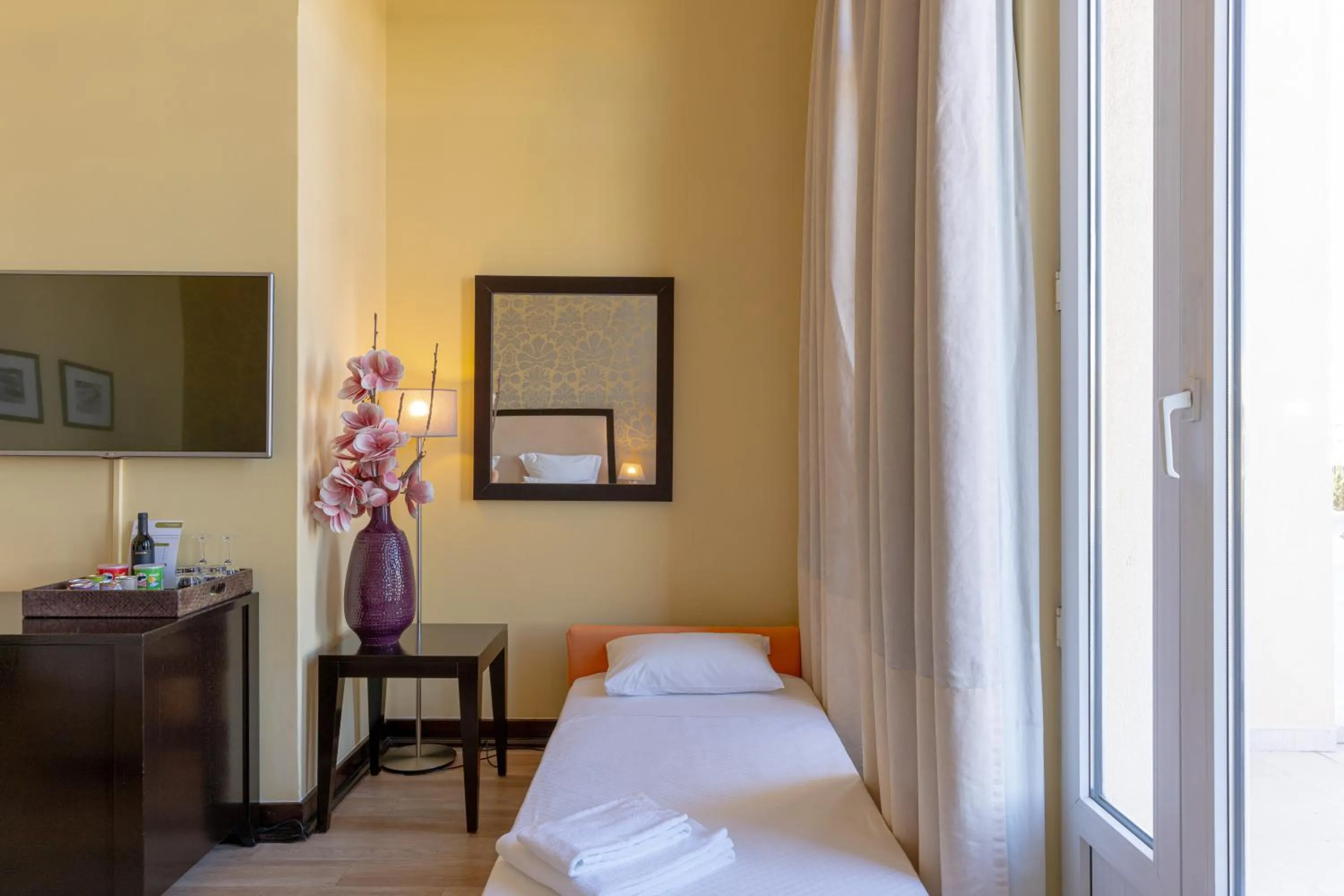 Bed in Hotel Inglaterra - Charme & Boutique