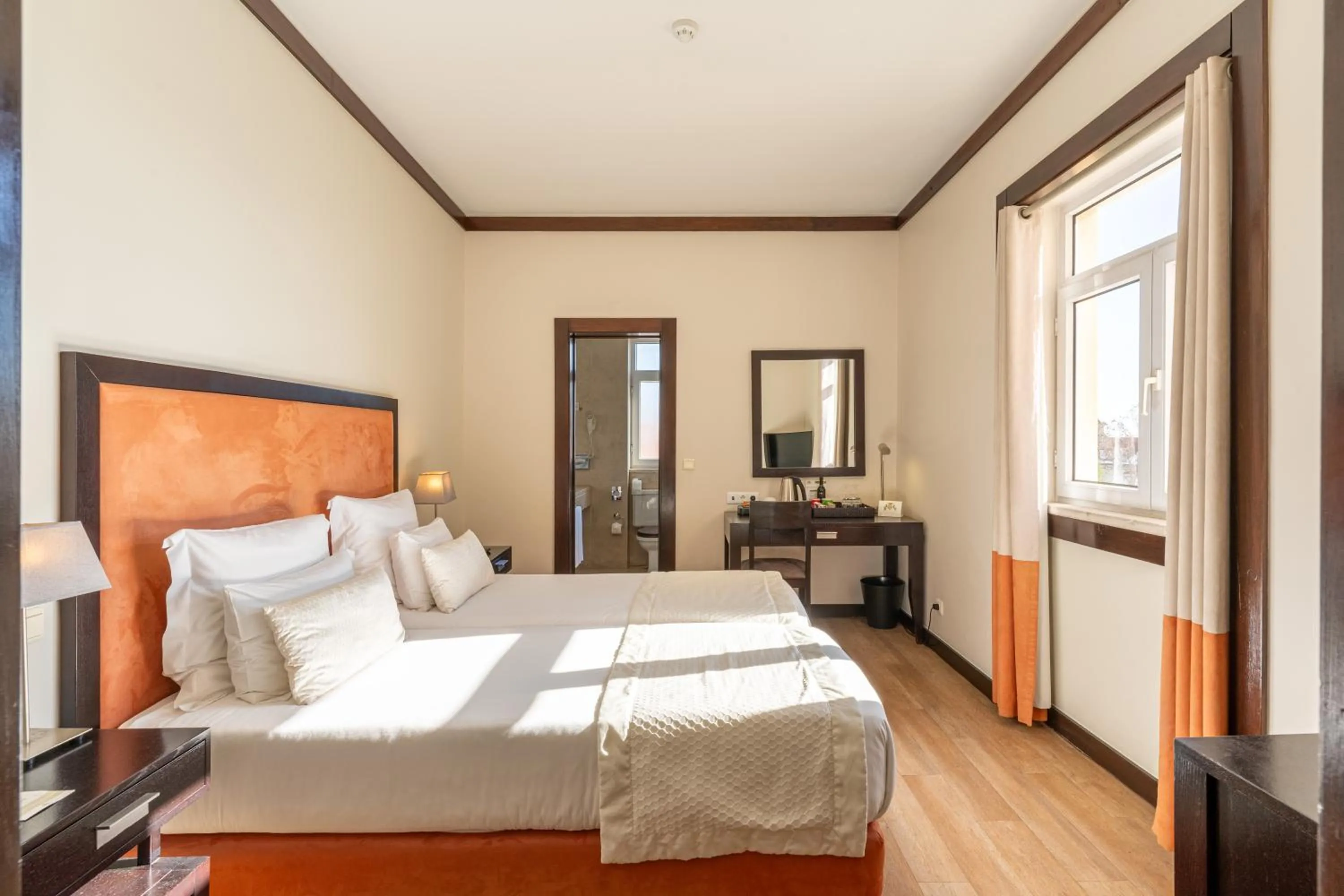 Bed in Hotel Inglaterra - Charme & Boutique