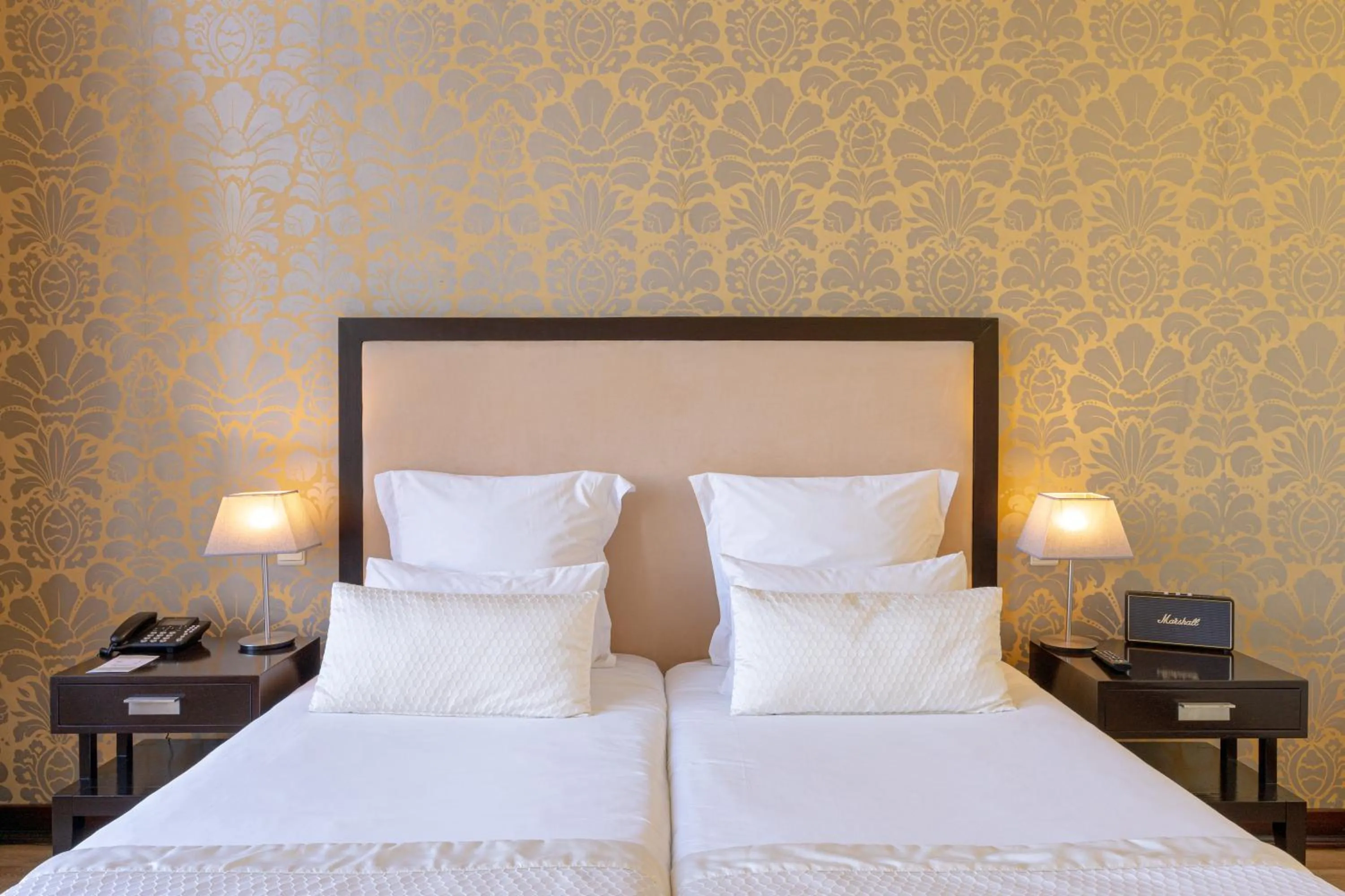 Bed in Hotel Inglaterra - Charme & Boutique