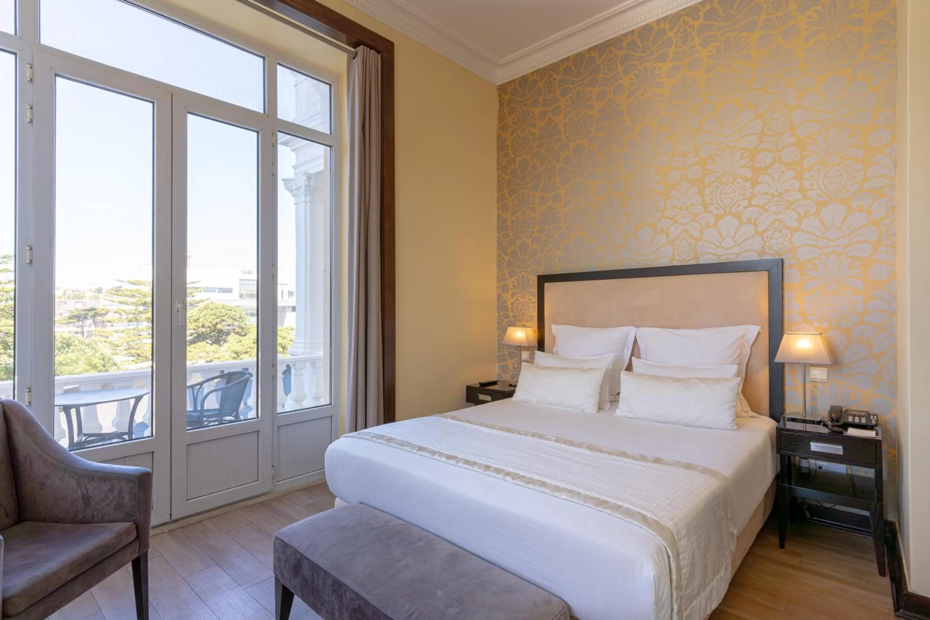 Bed in Hotel Inglaterra - Charme & Boutique