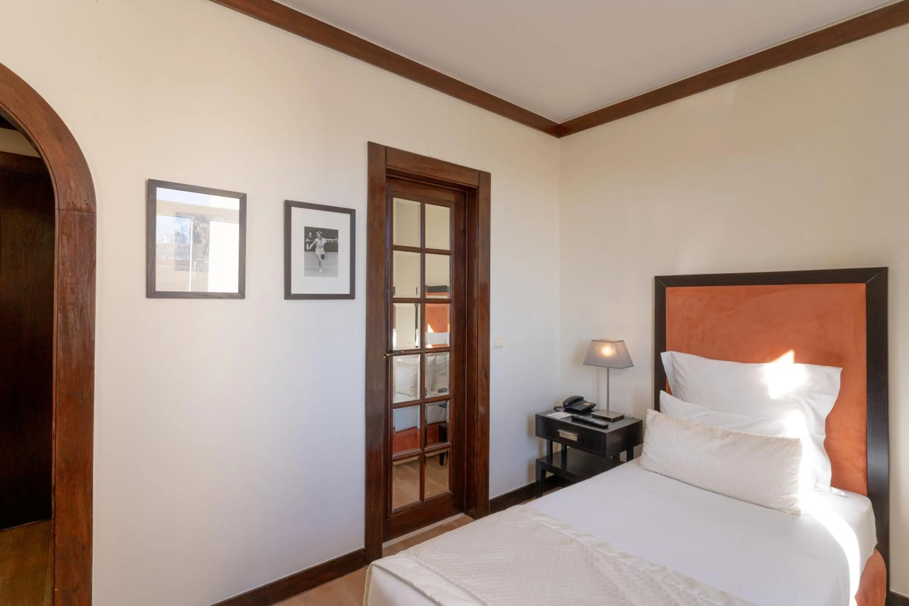 Bedroom, Bed in Hotel Inglaterra - Charme & Boutique