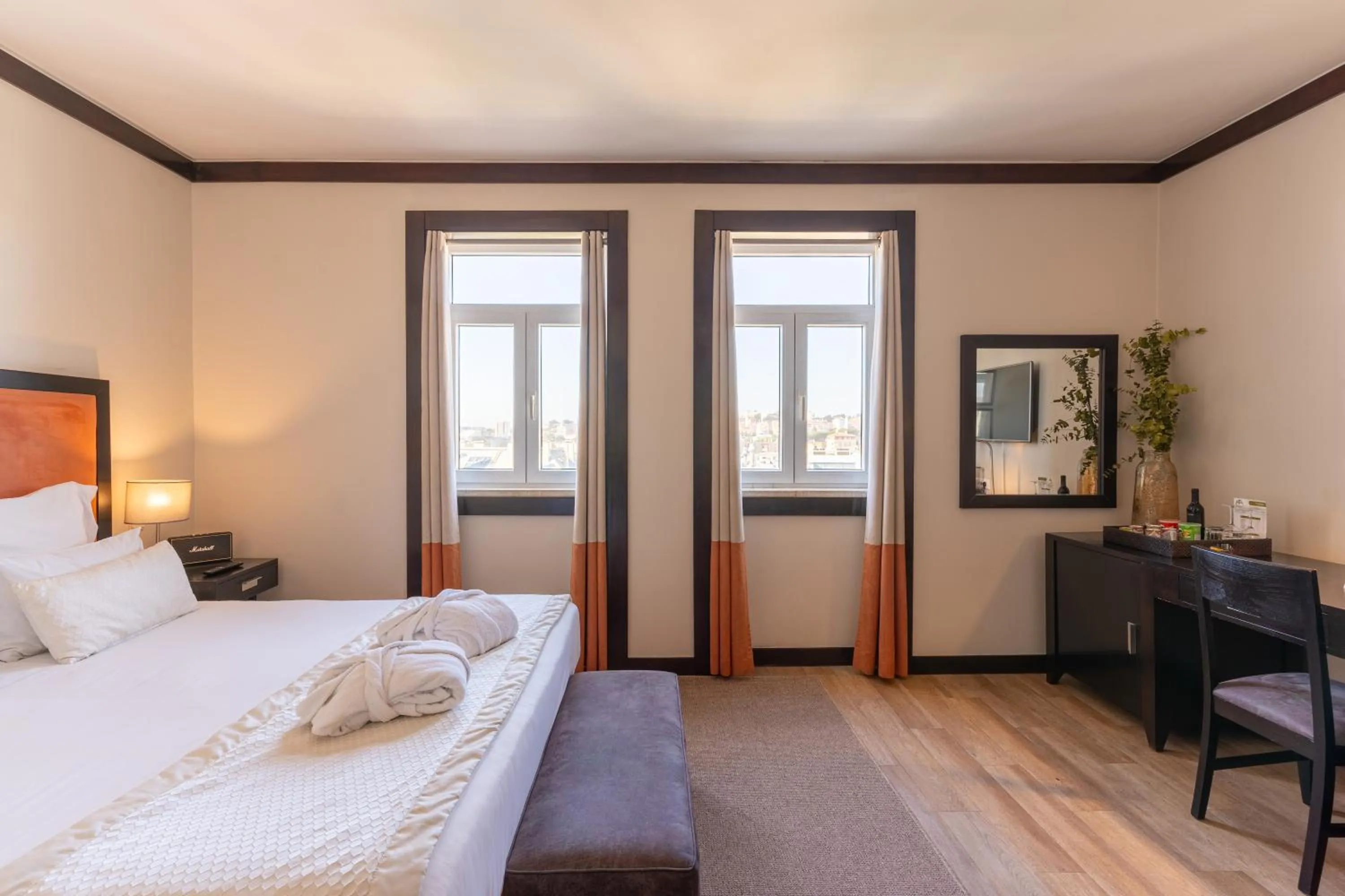 Photo of the whole room, Bed in Hotel Inglaterra - Charme & Boutique