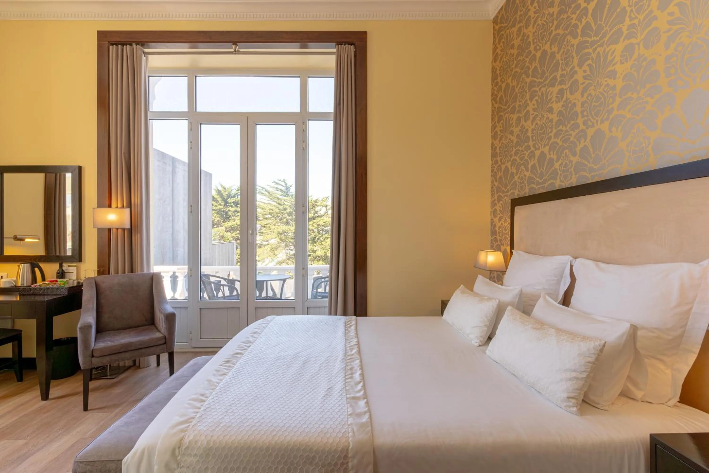 Bed in Hotel Inglaterra - Charme & Boutique