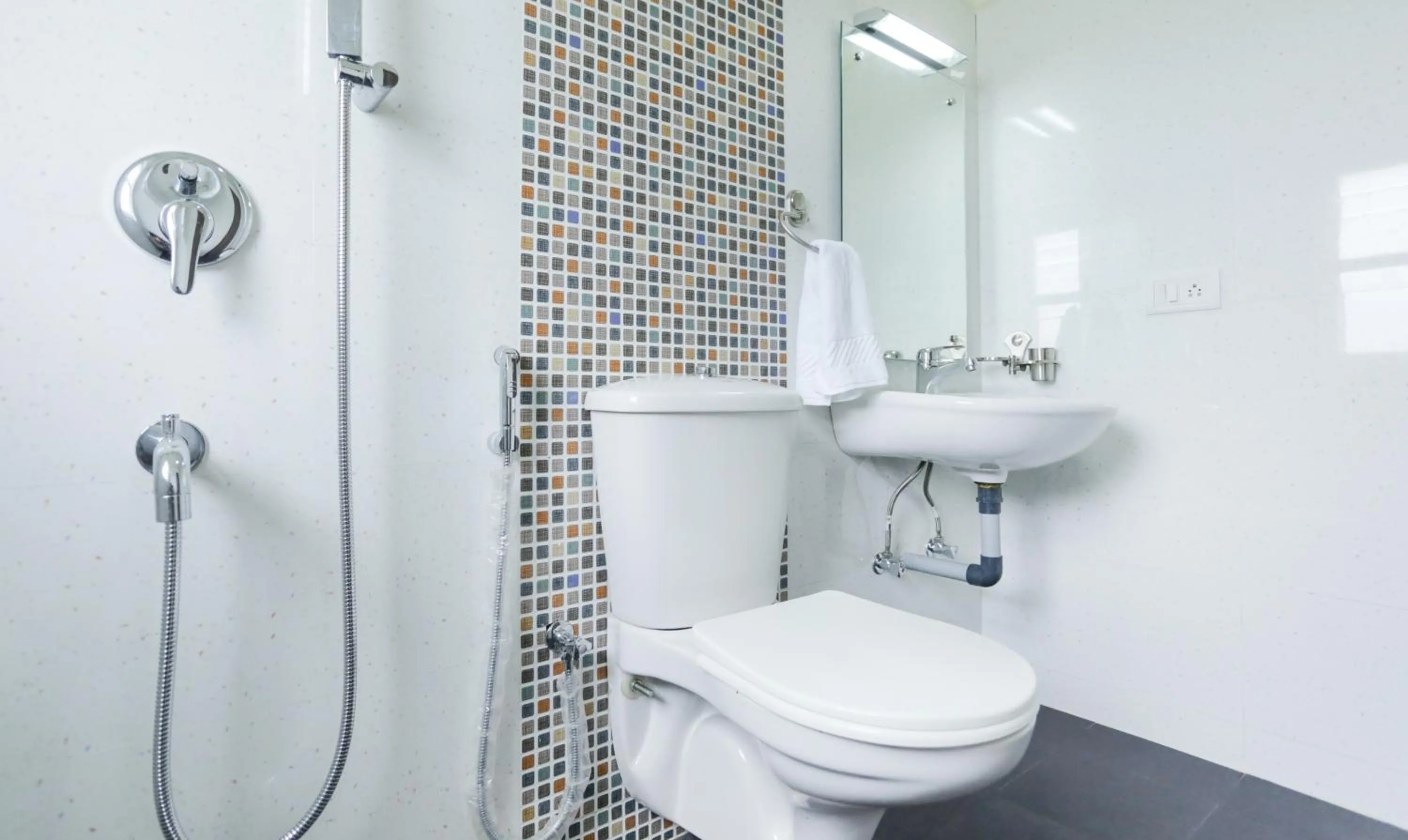 Bathroom in Treebo Laa Gardenia Resort, Nilavoor Lake