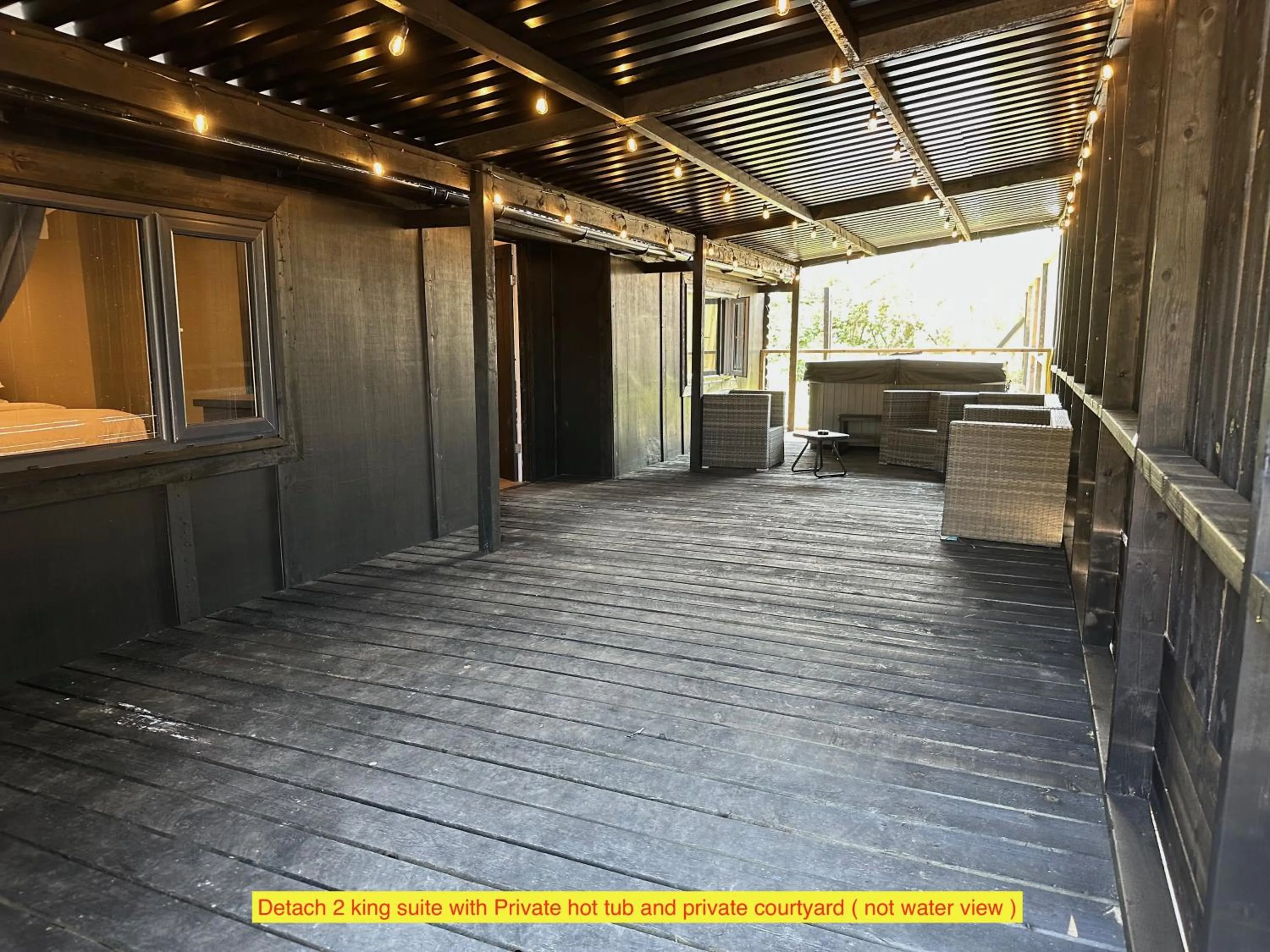 Hot Tub in TheWaterfrontLodges