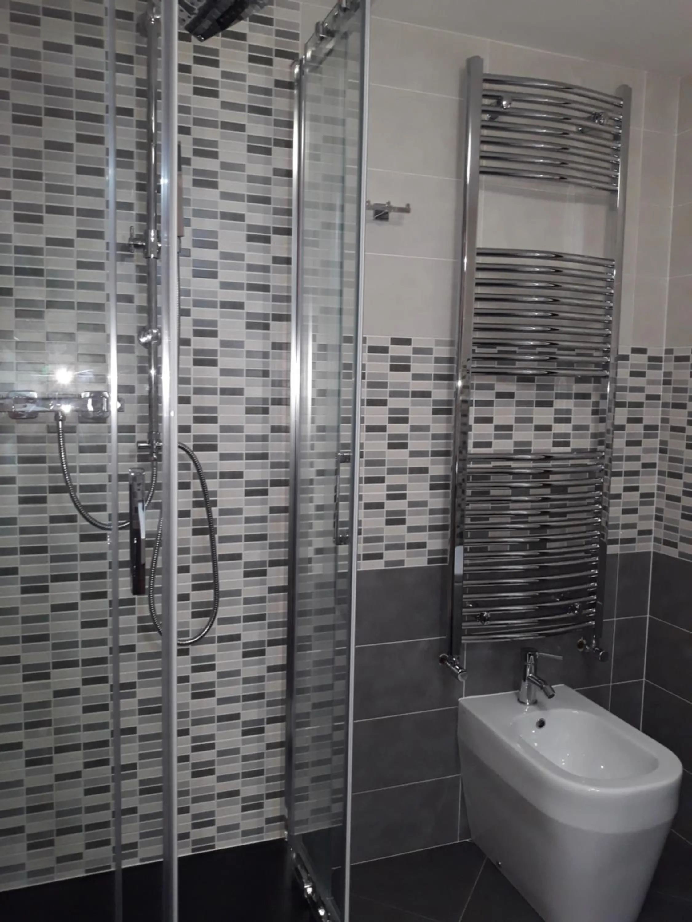 Shower in B&B Casa Taty