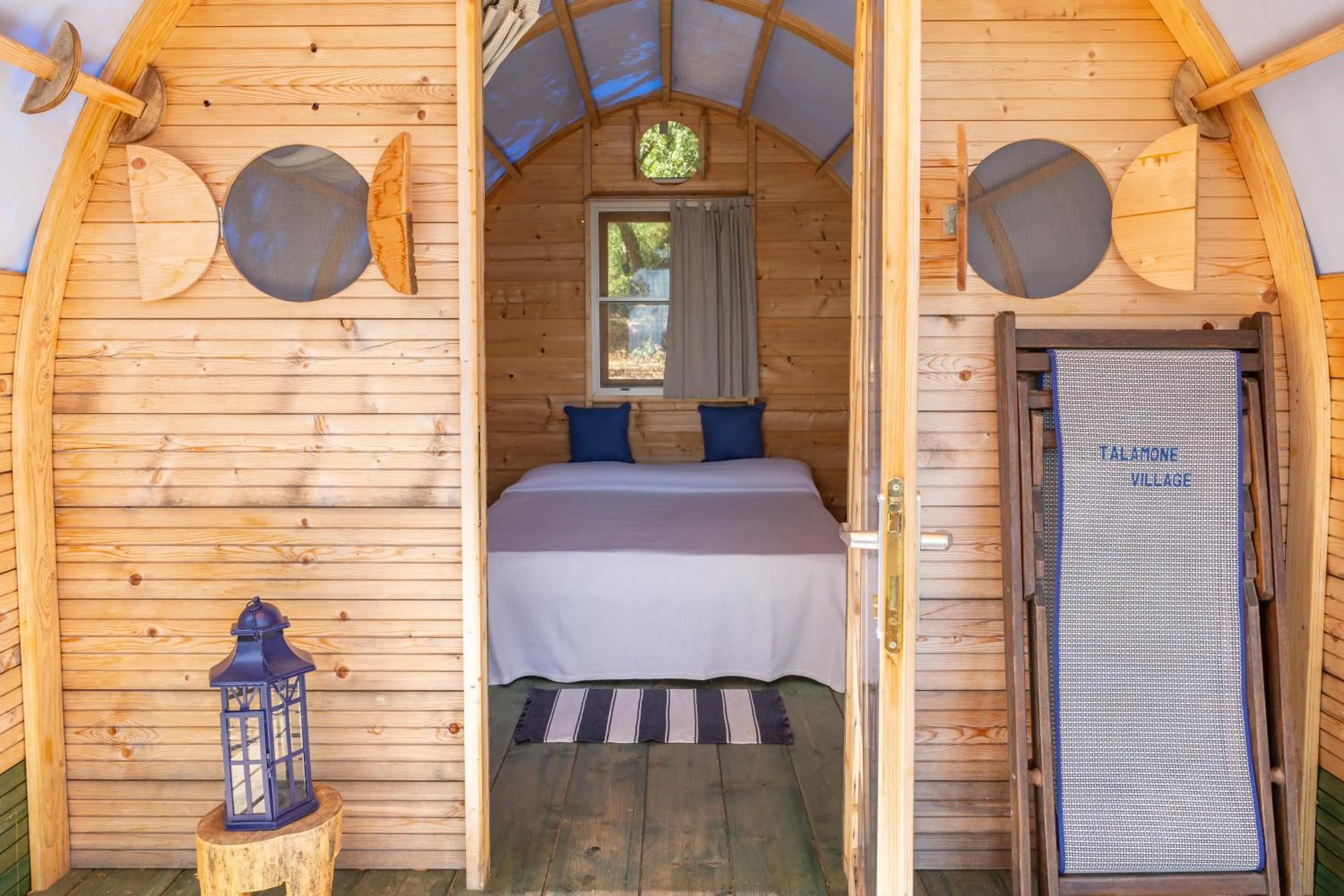 Photo of the whole room, Bed in Gitavillage Talamone