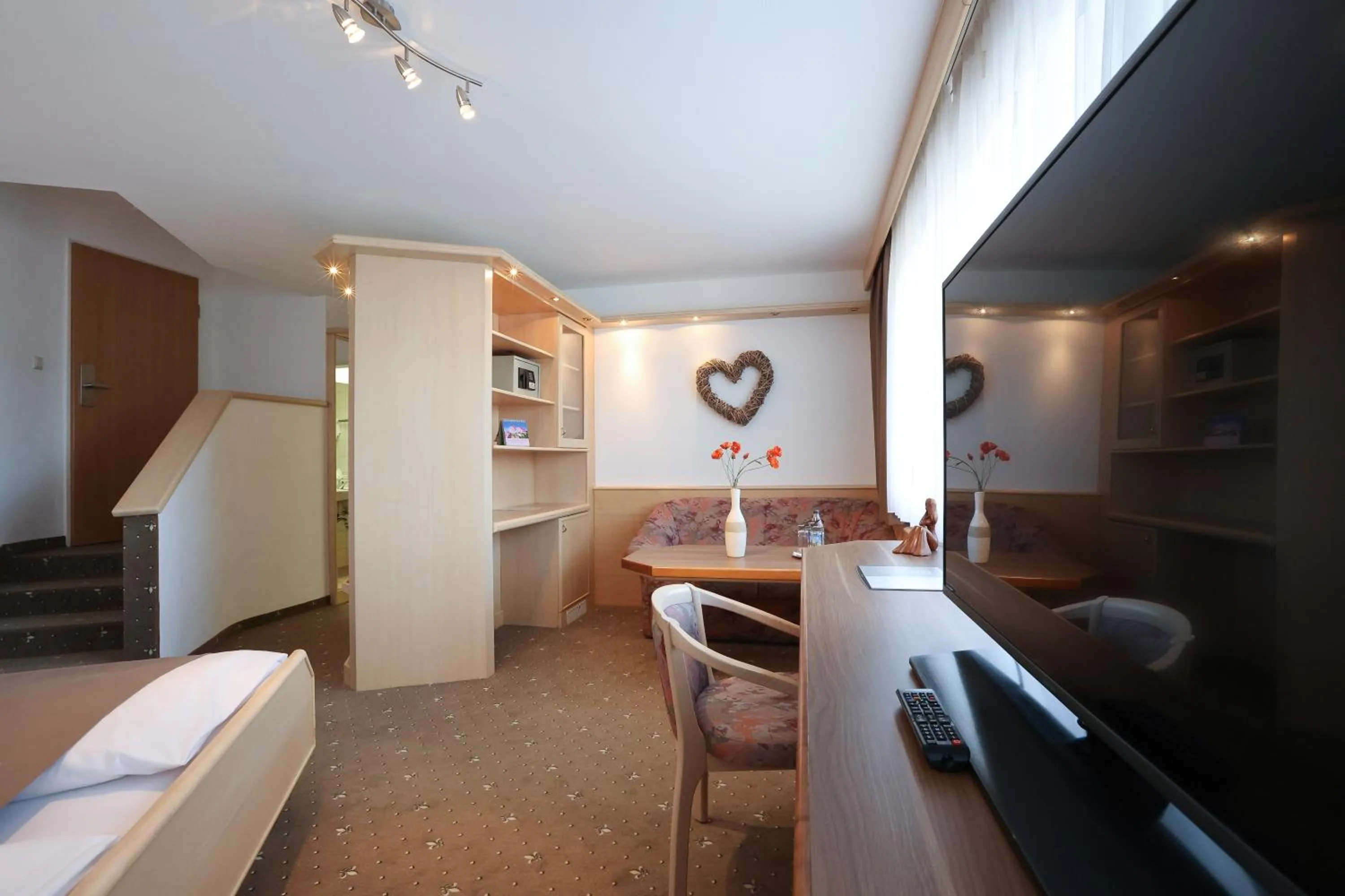 Photo of the whole room in Arthotel Ana Panorama