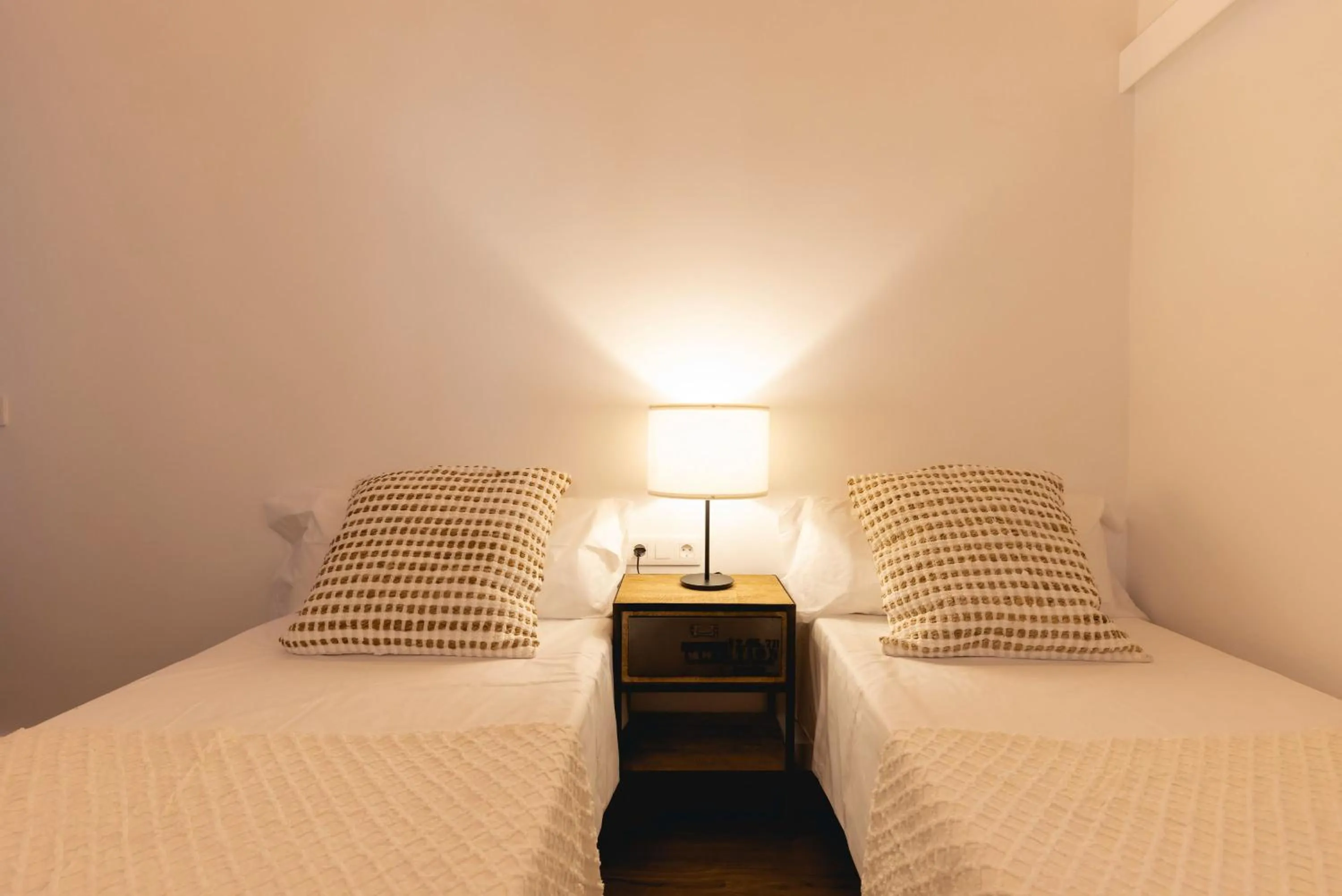 Bed in Bravissimo Cort Reial Entresol B